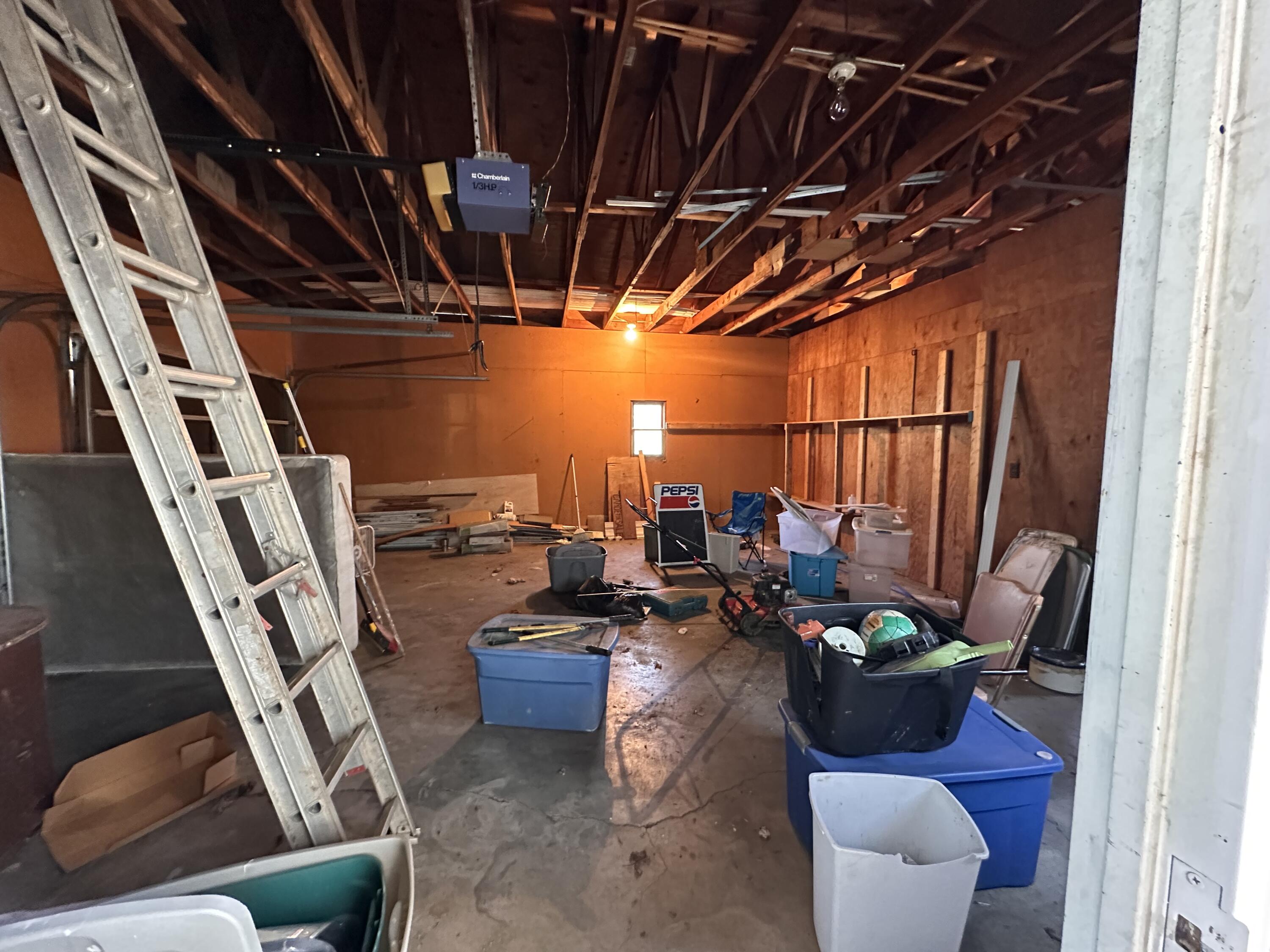 401 North Pine Street Property Photo 22
