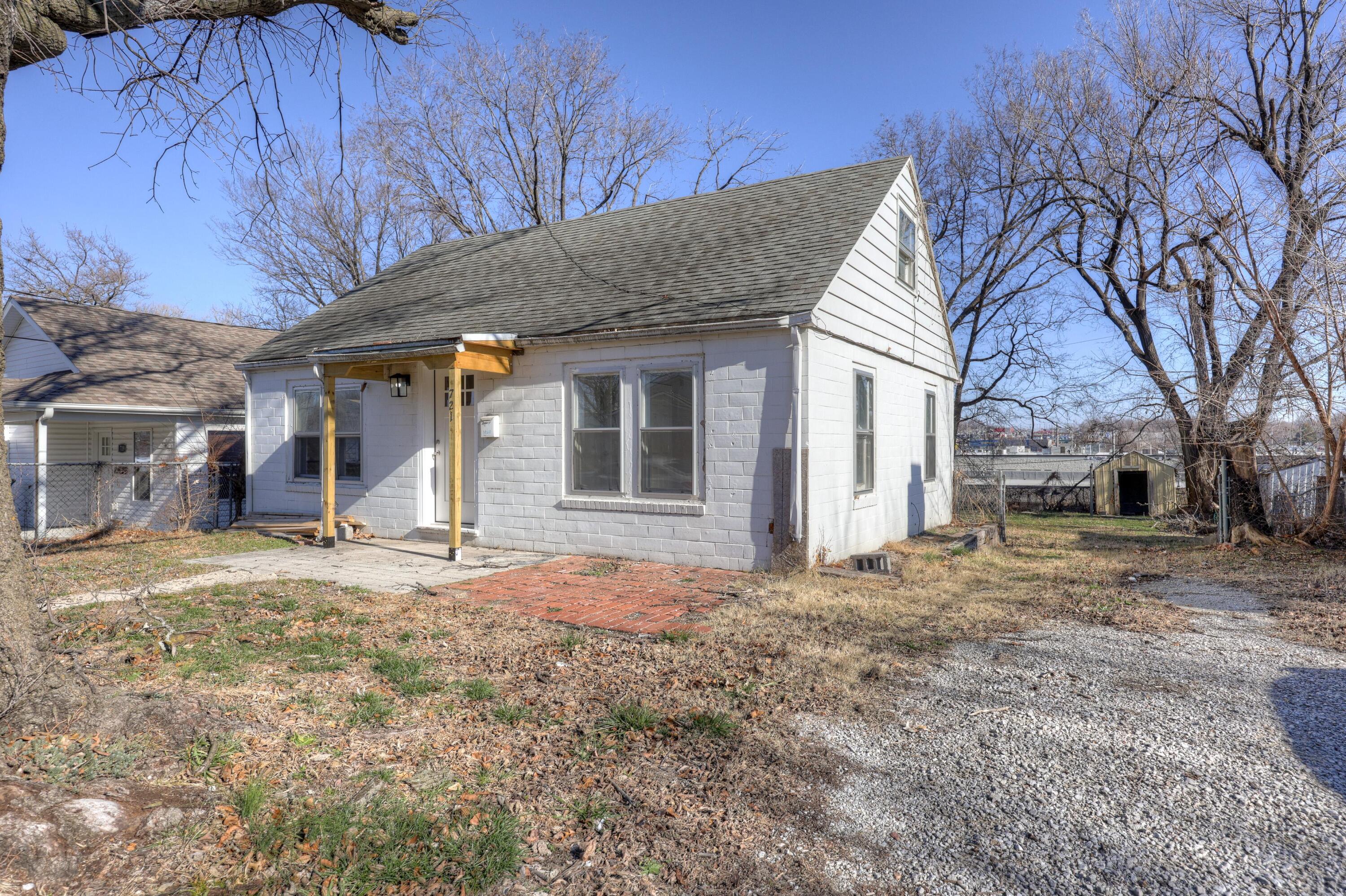 721 Indiana Avenue Property Photo 1