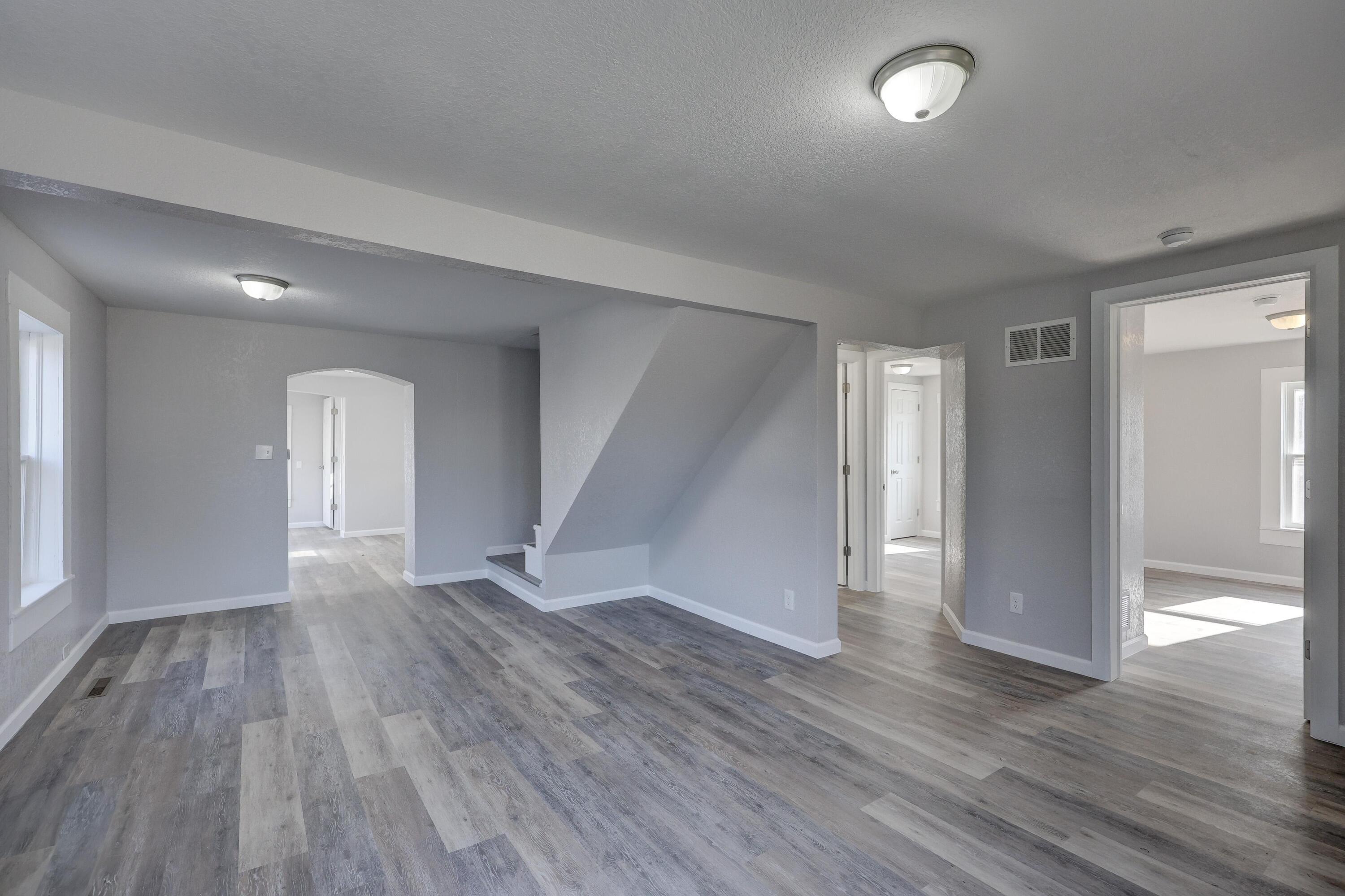 721 Indiana Avenue Property Photo 4