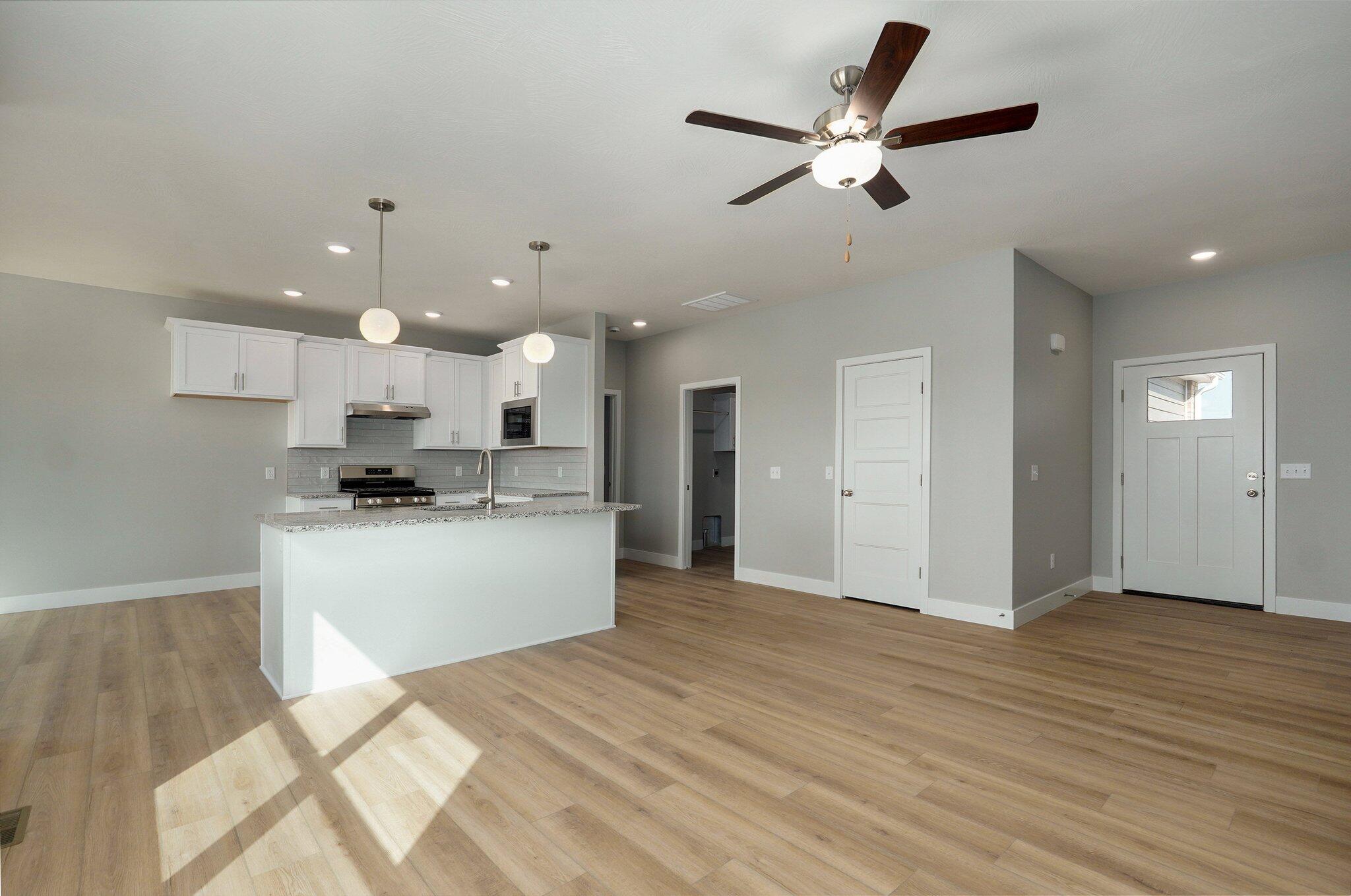 611 North Quantum Court Property Photo 8