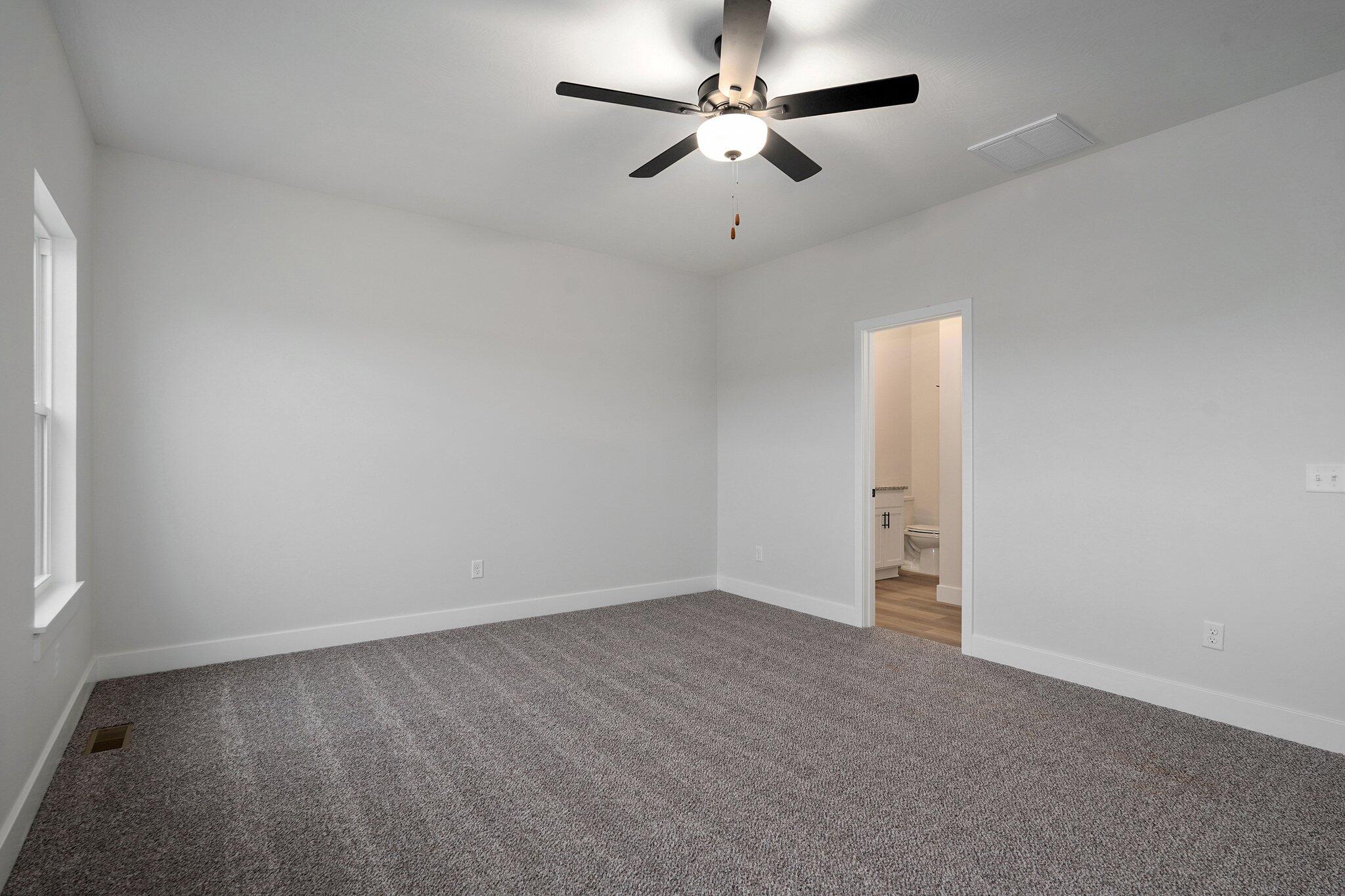 618 North Quantum Drive Property Photo 17