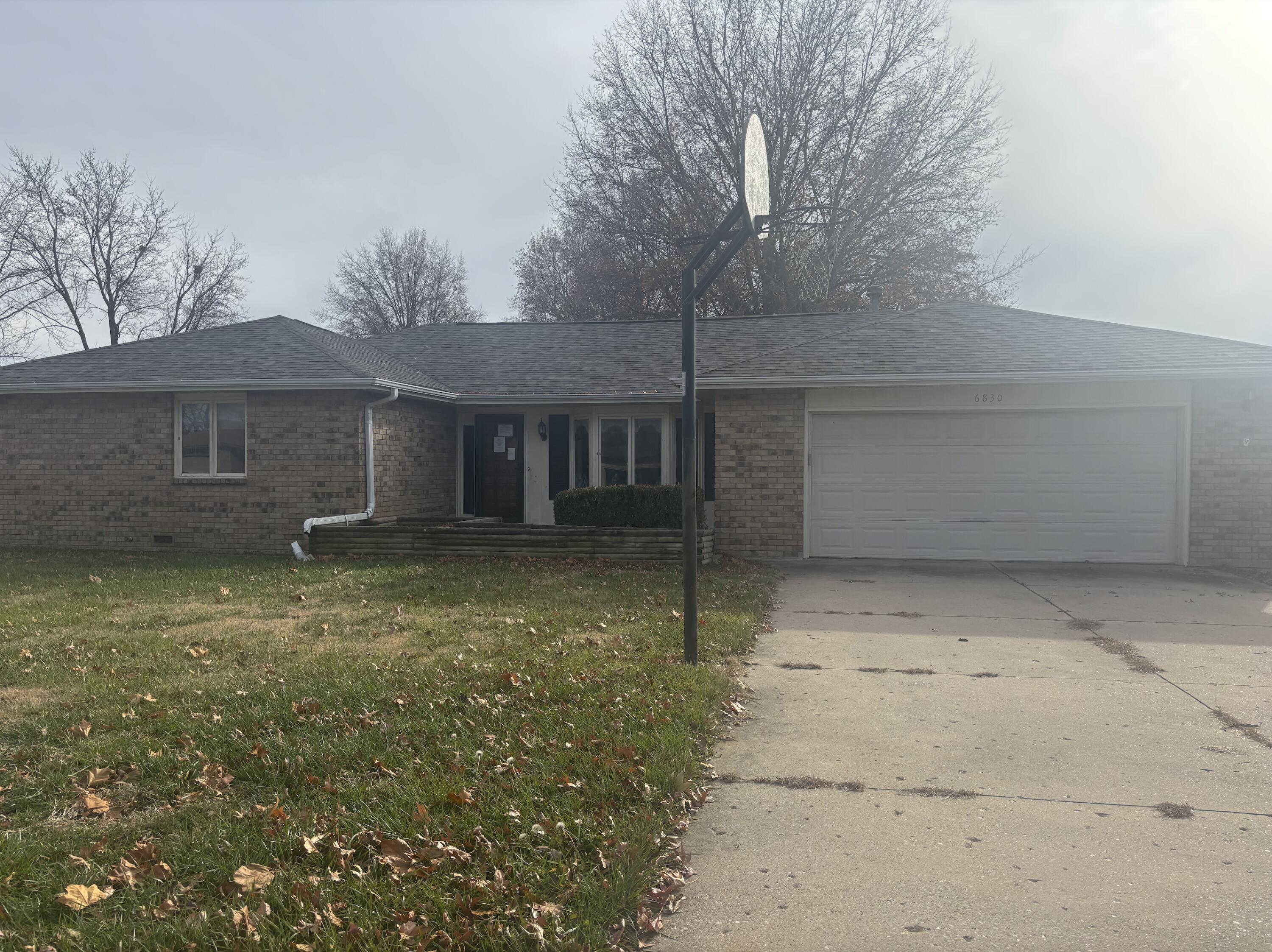 6830 West Lone Oak Street Property Photo 1