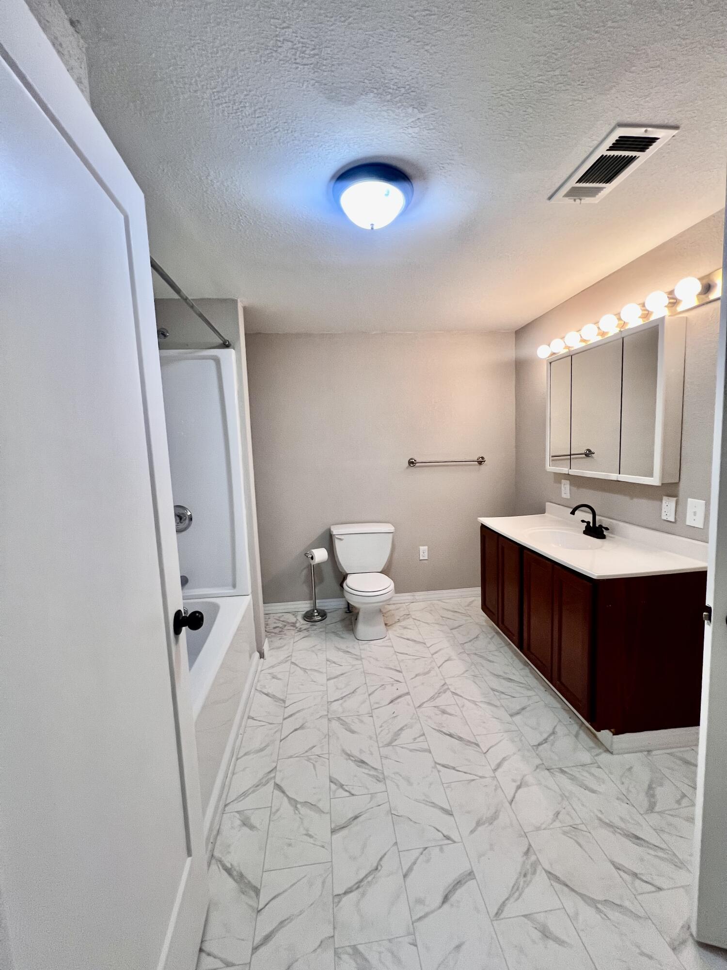 615 West State Route 17 Property Photo 9