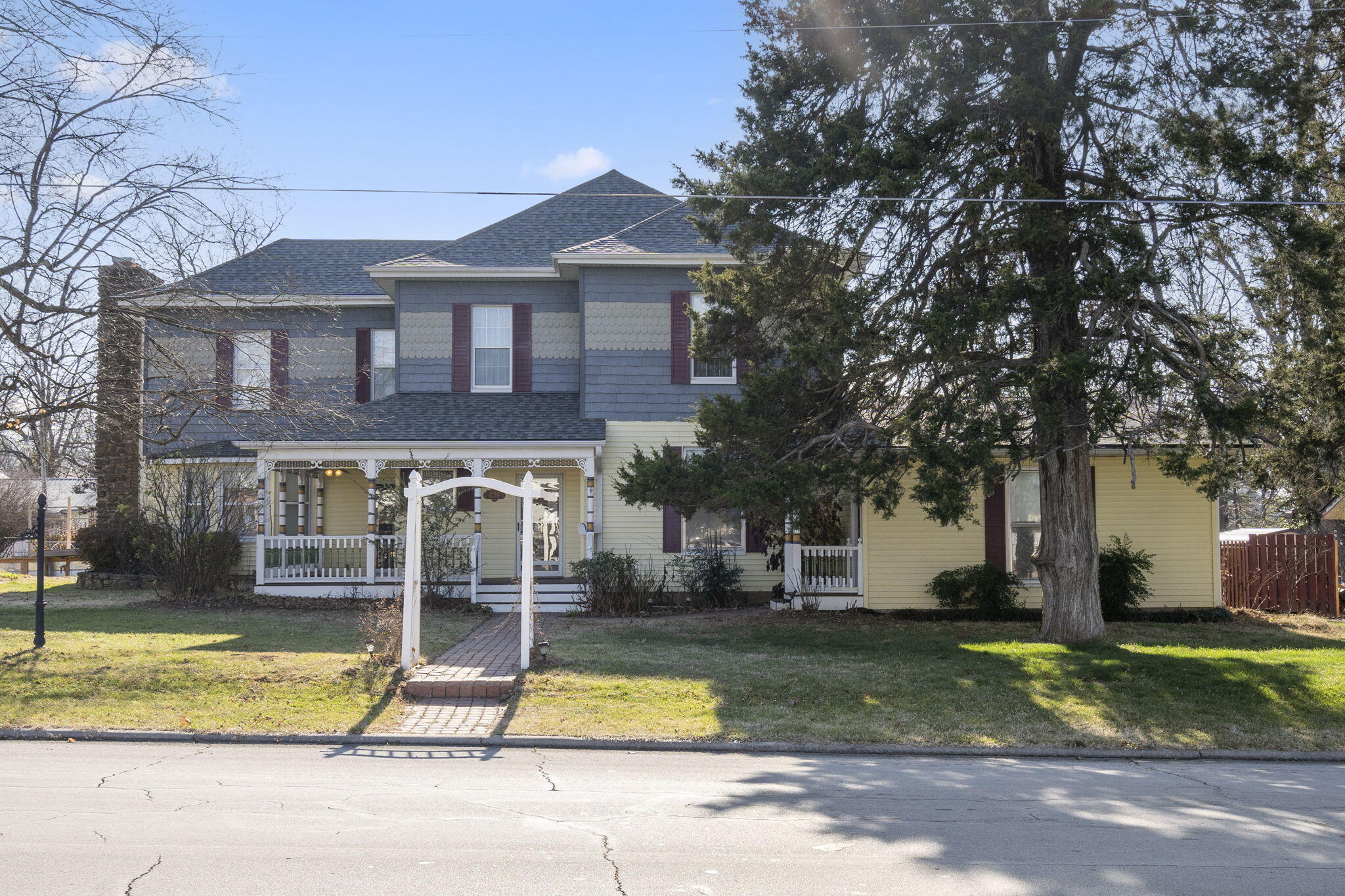 436 West Washington Street Property Photo 1