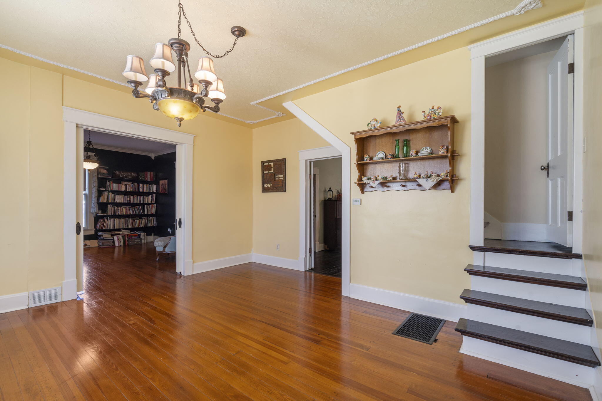 436 West Washington Street Property Photo 6