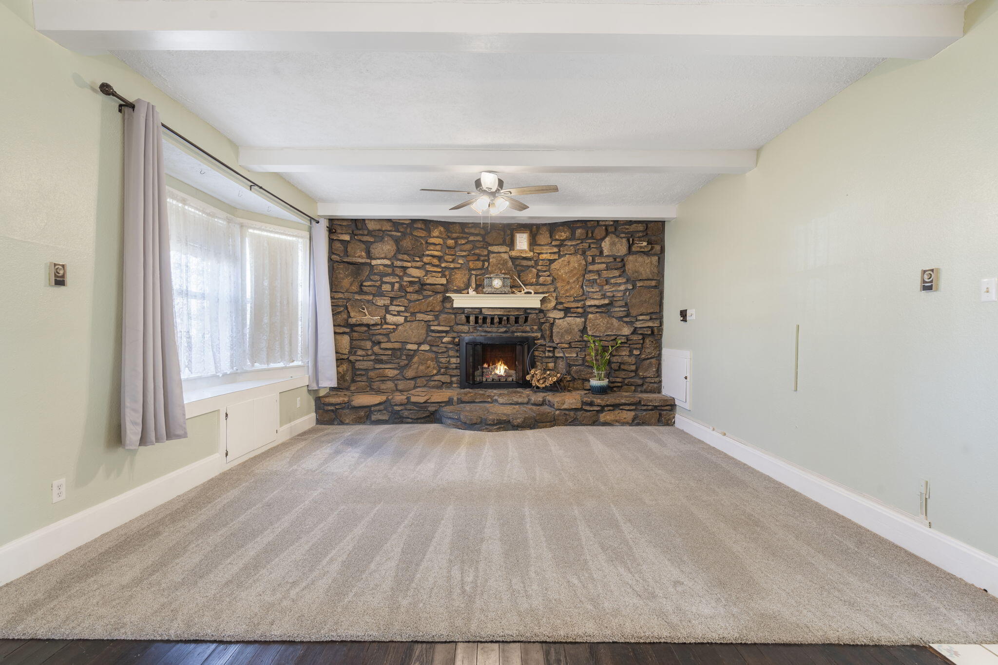 436 West Washington Street Property Photo 8