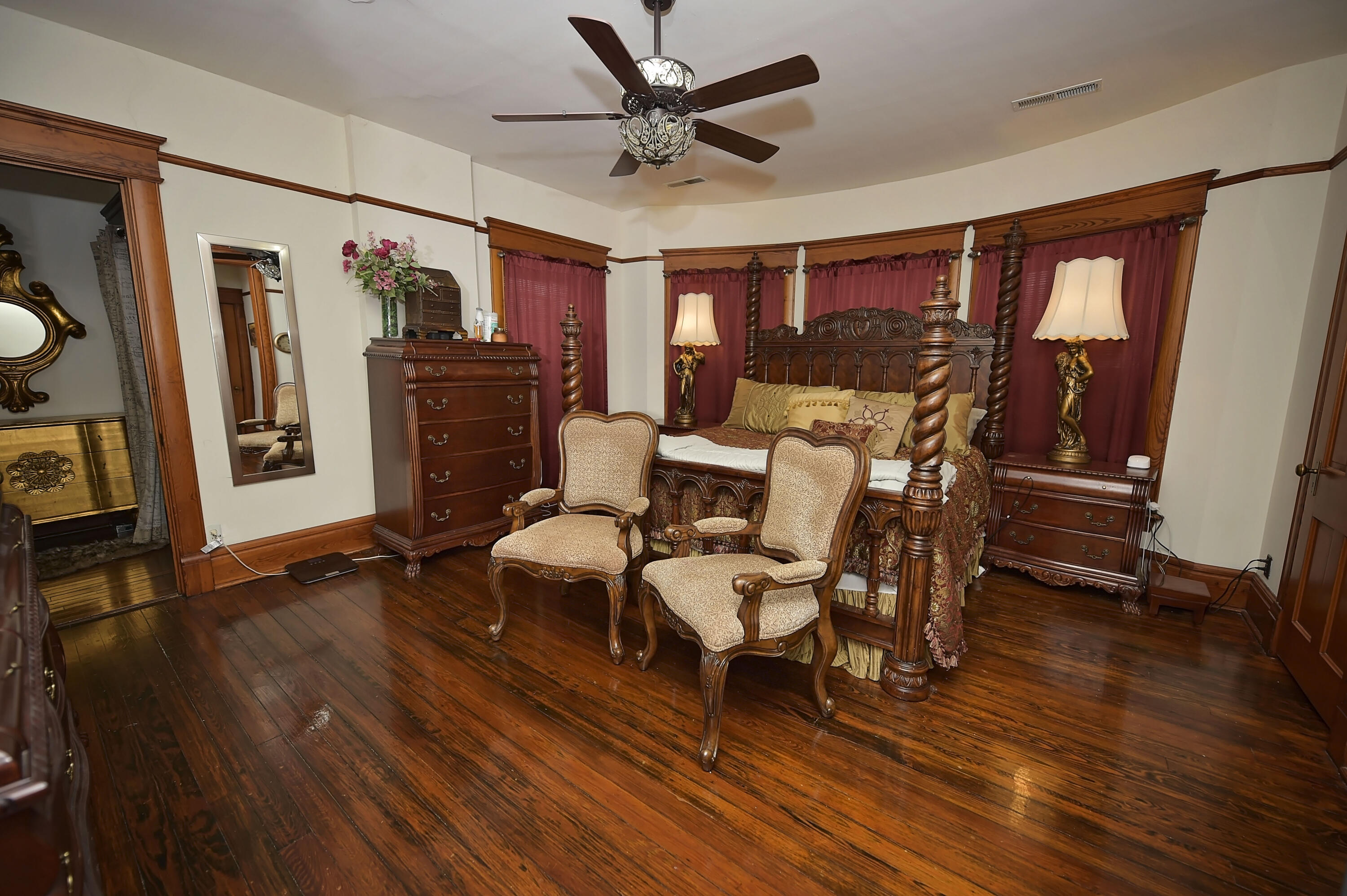 847 South Scenic Avenue Property Photo 12