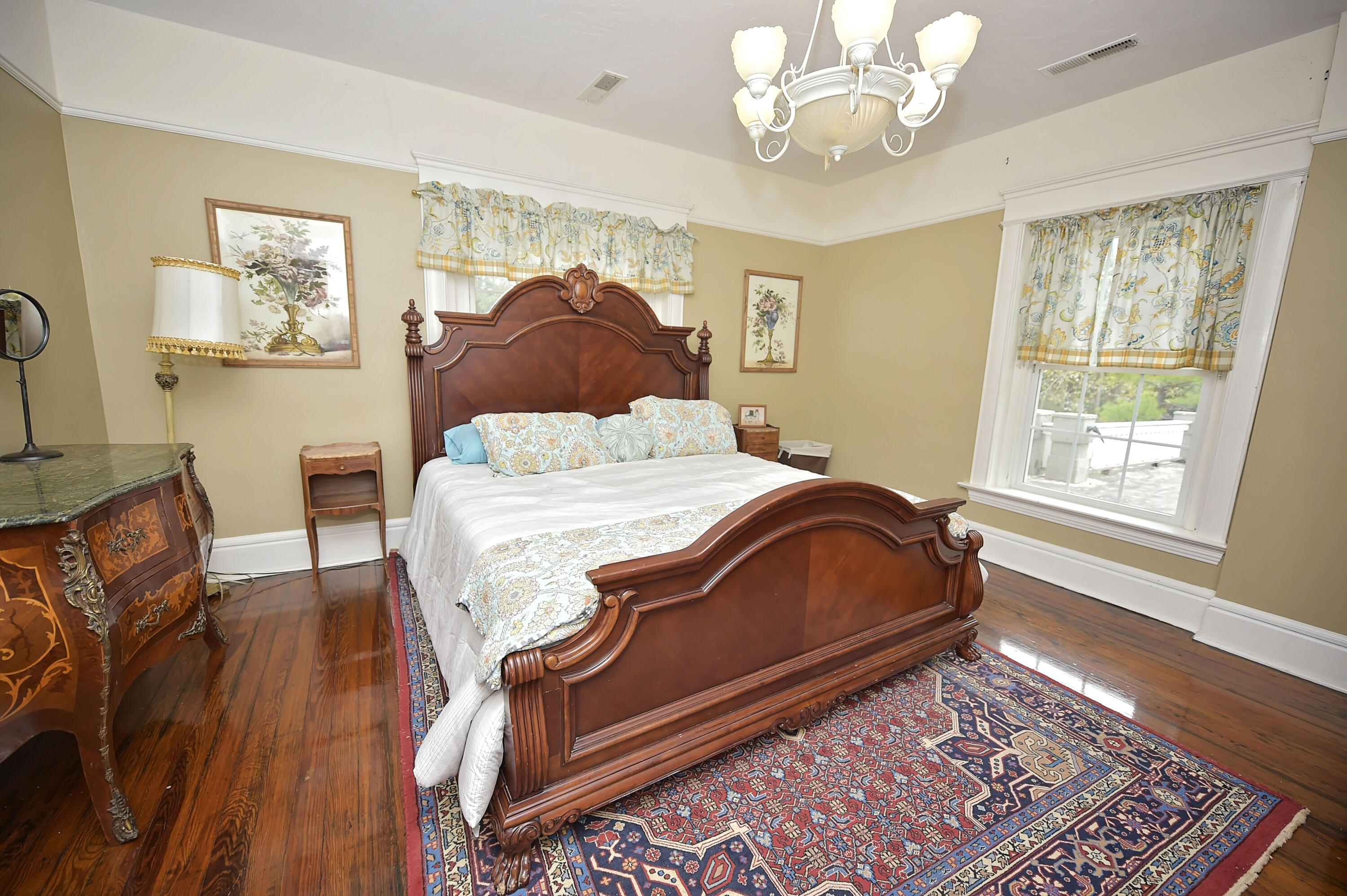847 South Scenic Avenue Property Photo 14