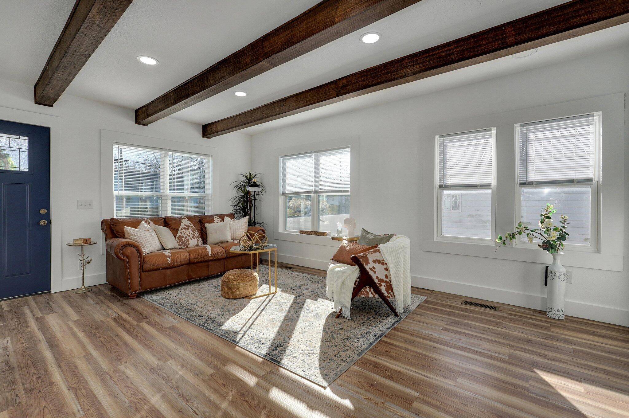1203 South Market Street Property Photo 6