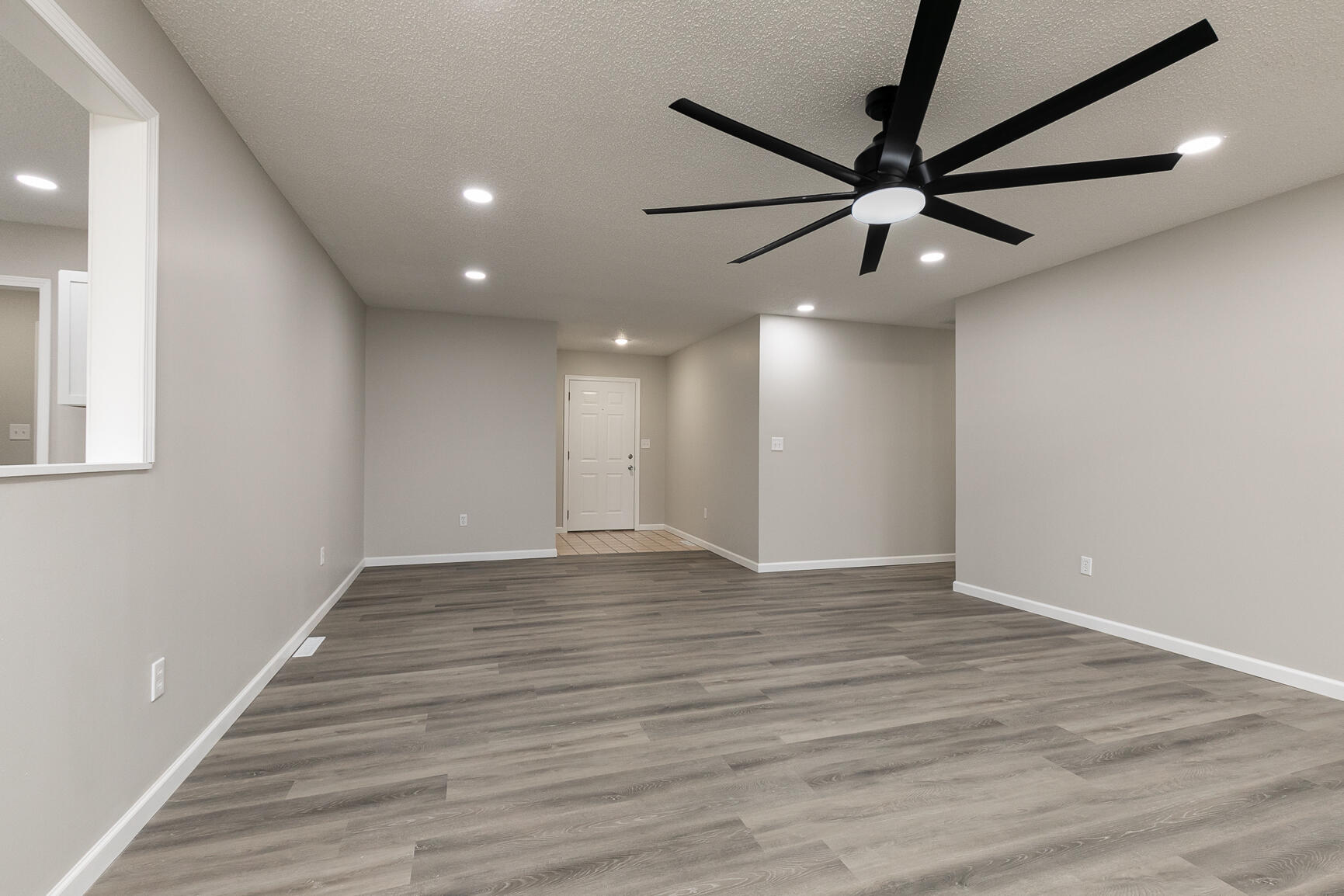 4342 West Weaver Road Property Photo 5