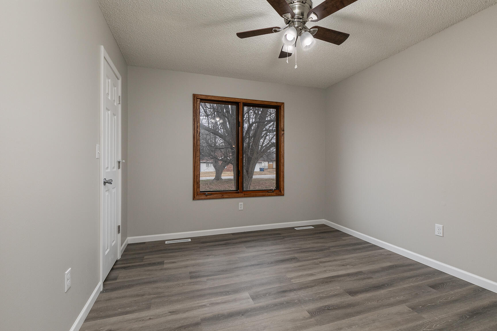 4342 West Weaver Road Property Photo 21