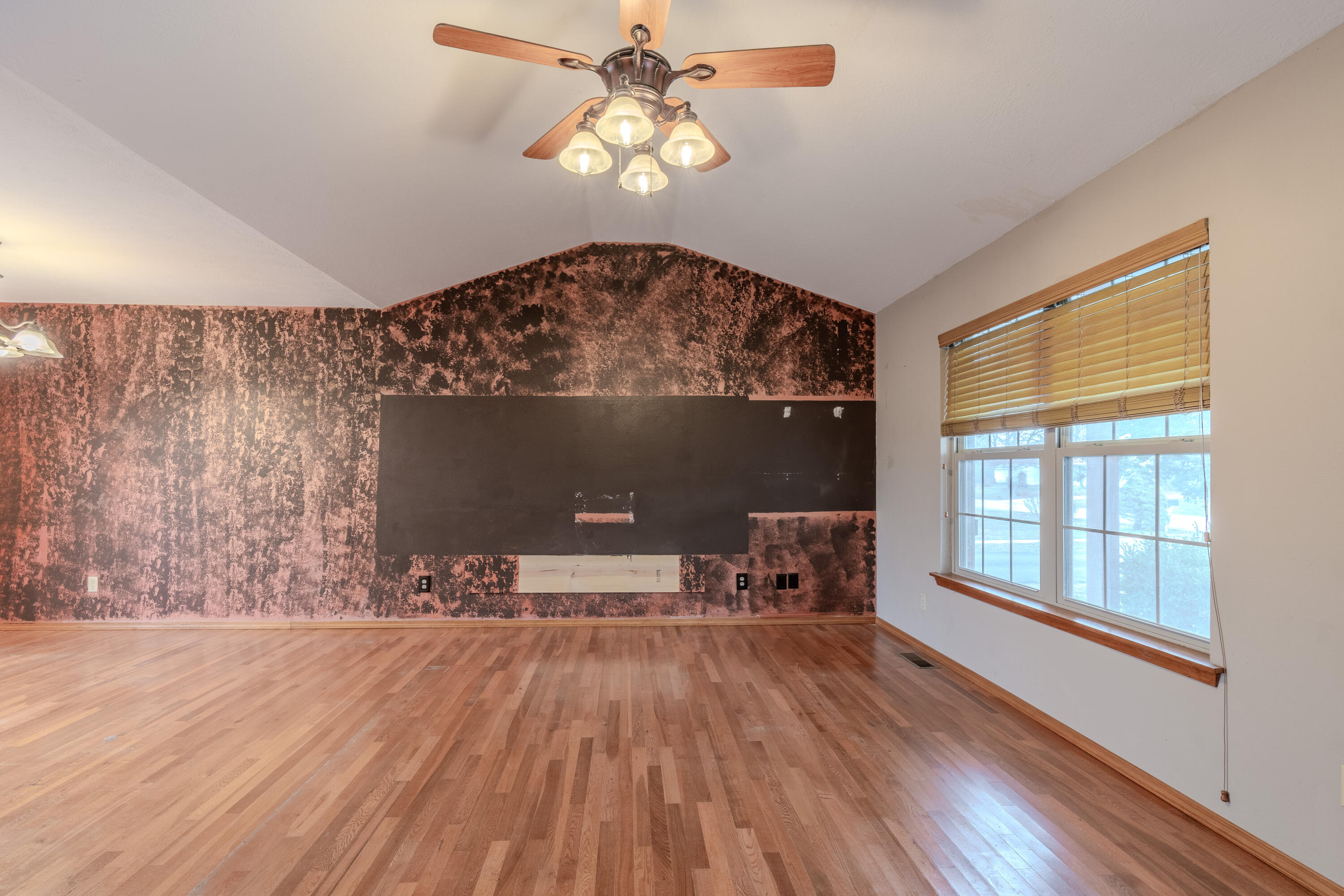 425 Kentling Avenue Property Photo 4