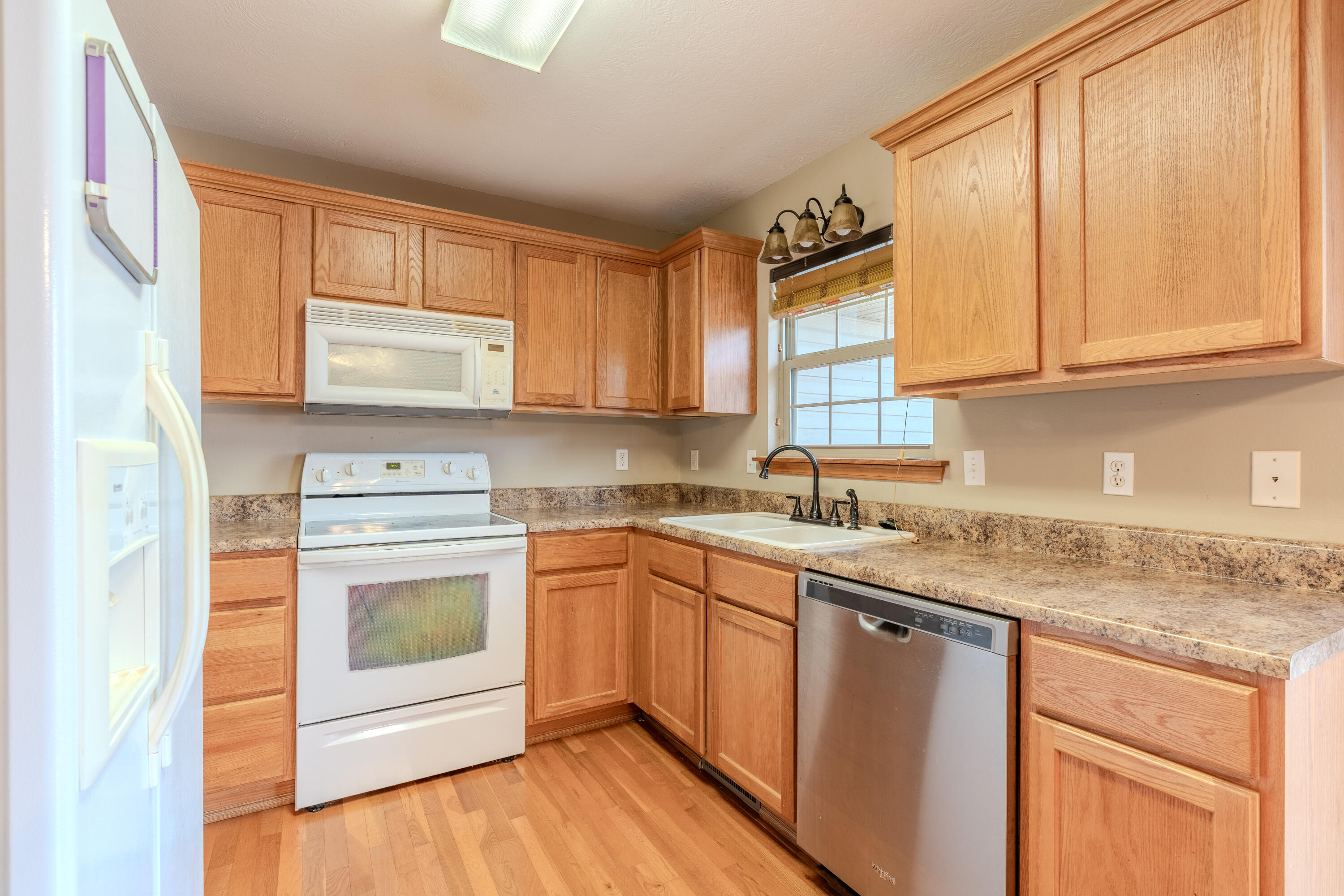 425 Kentling Avenue Property Photo 7