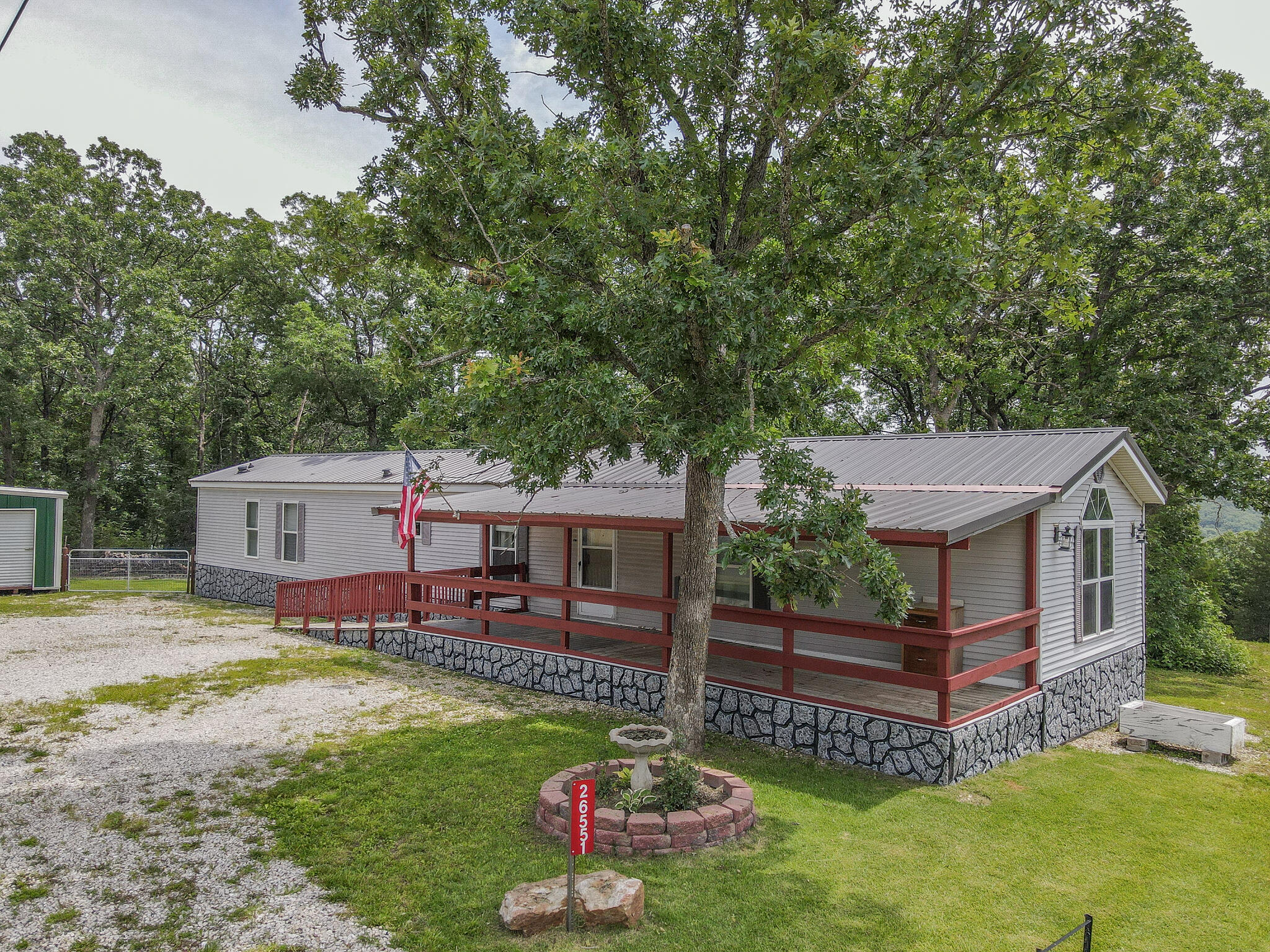 26551 Easy Street Property Photo 3