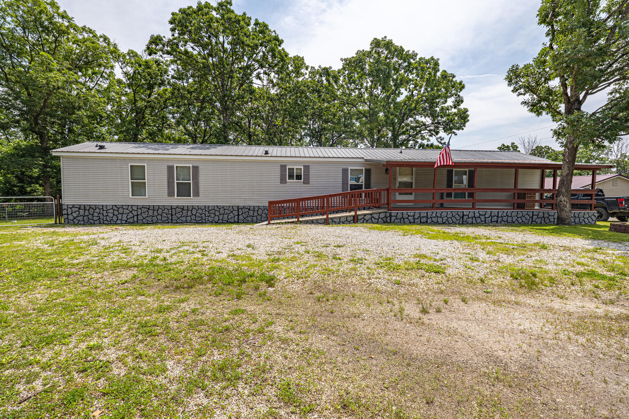 26551 Easy Street Property Photo 4