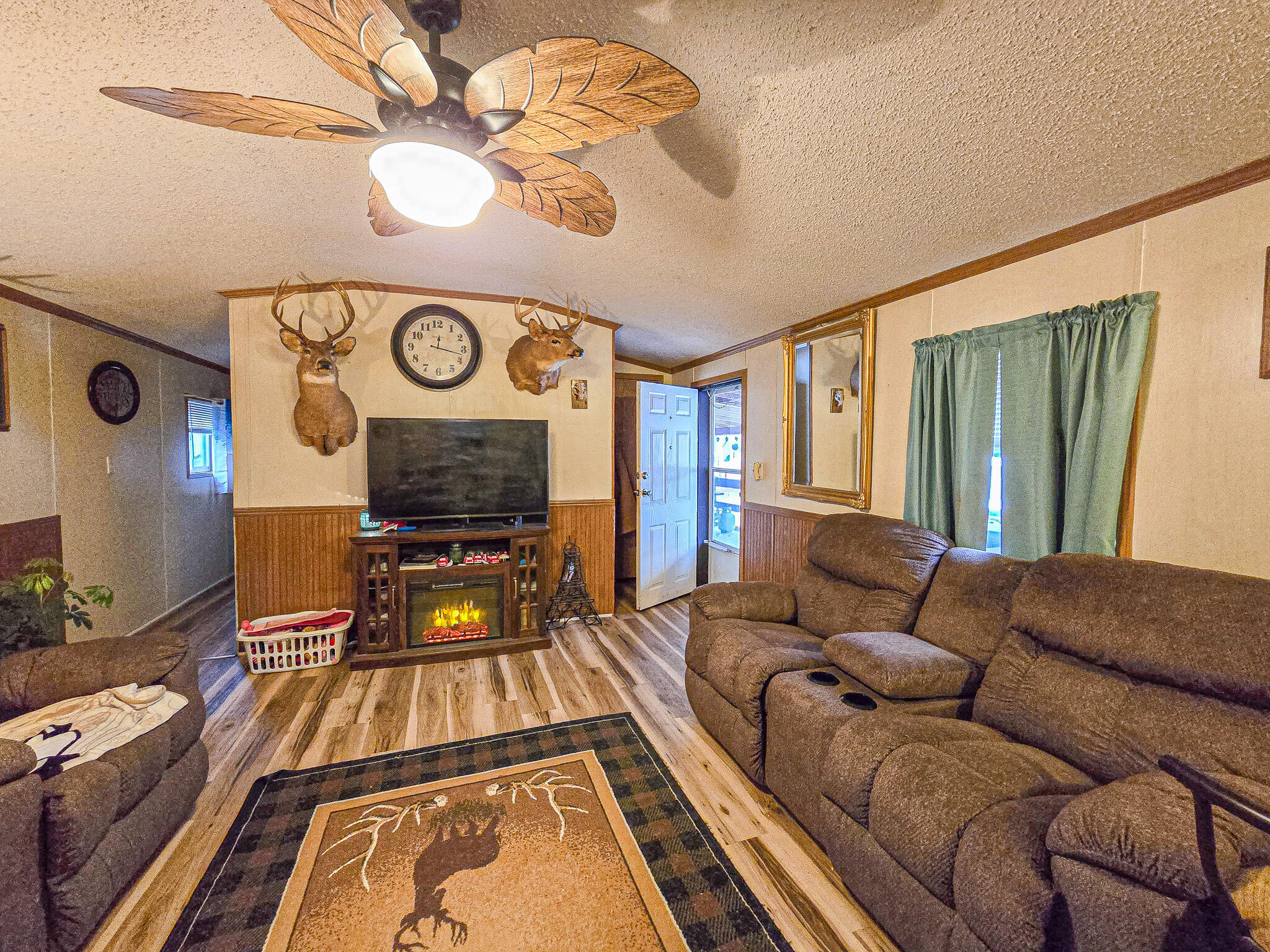 26551 Easy Street Property Photo 6