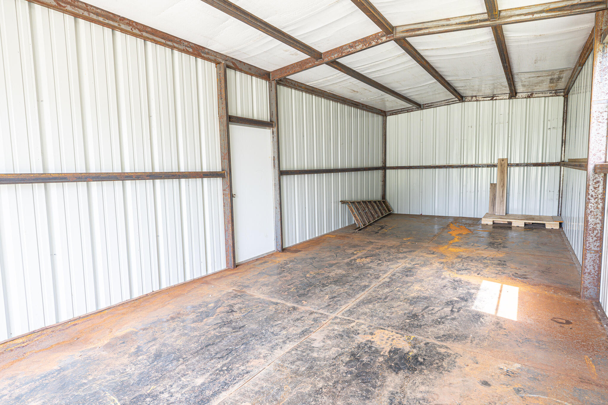 26551 Easy Street Property Photo 10