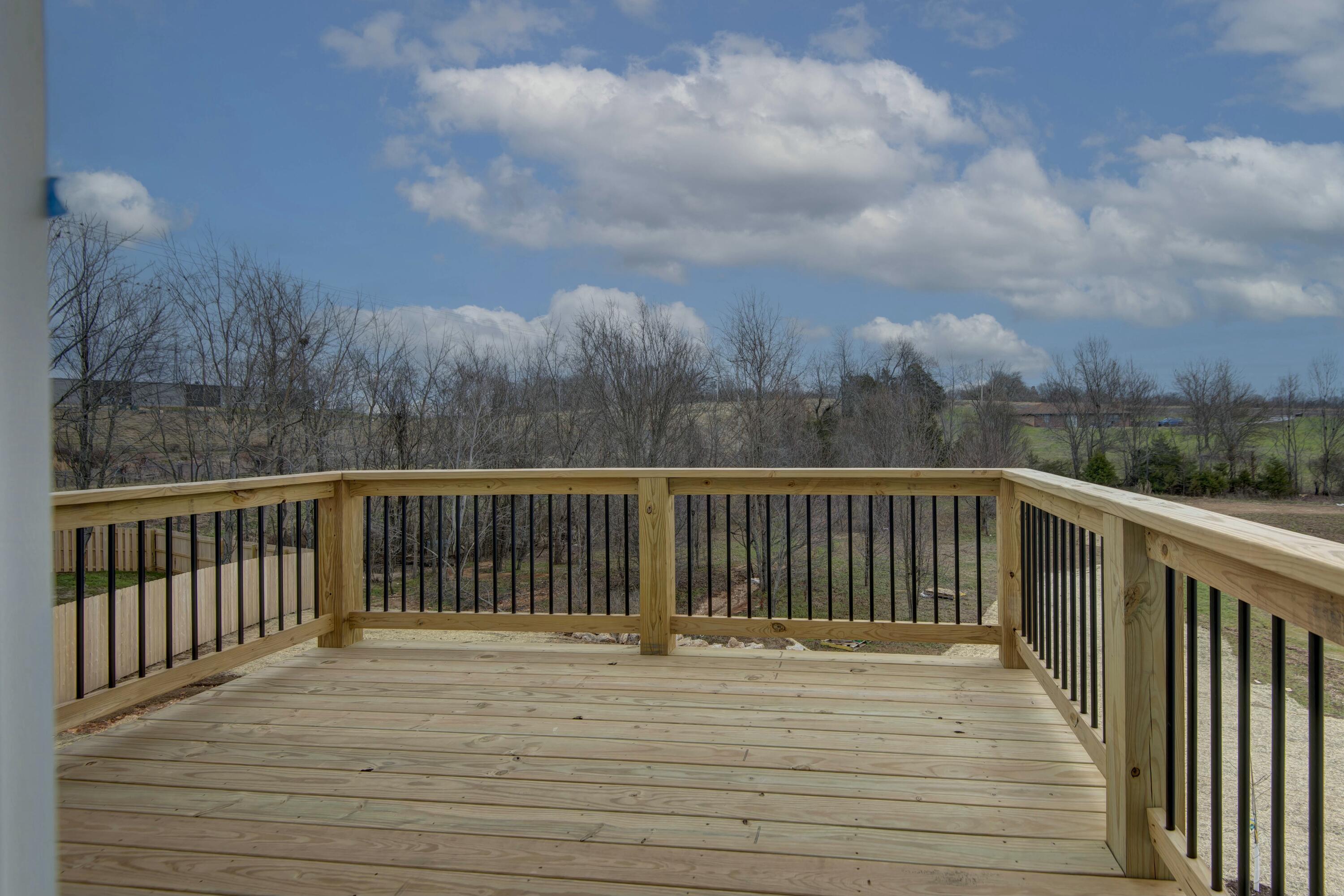 2000 South Edgewood Court Property Photo 2