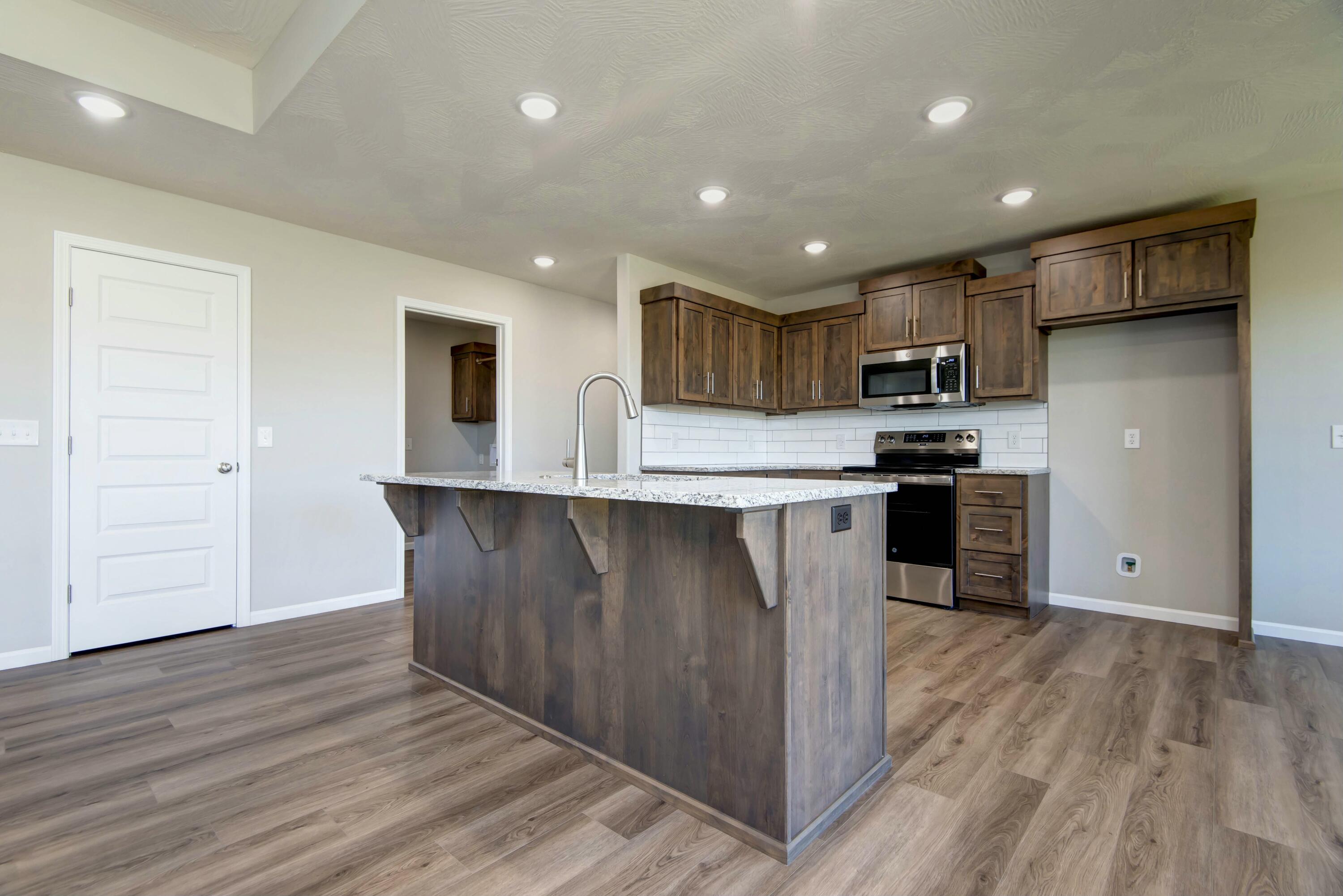 2011 South Edgewood Court Property Photo 2