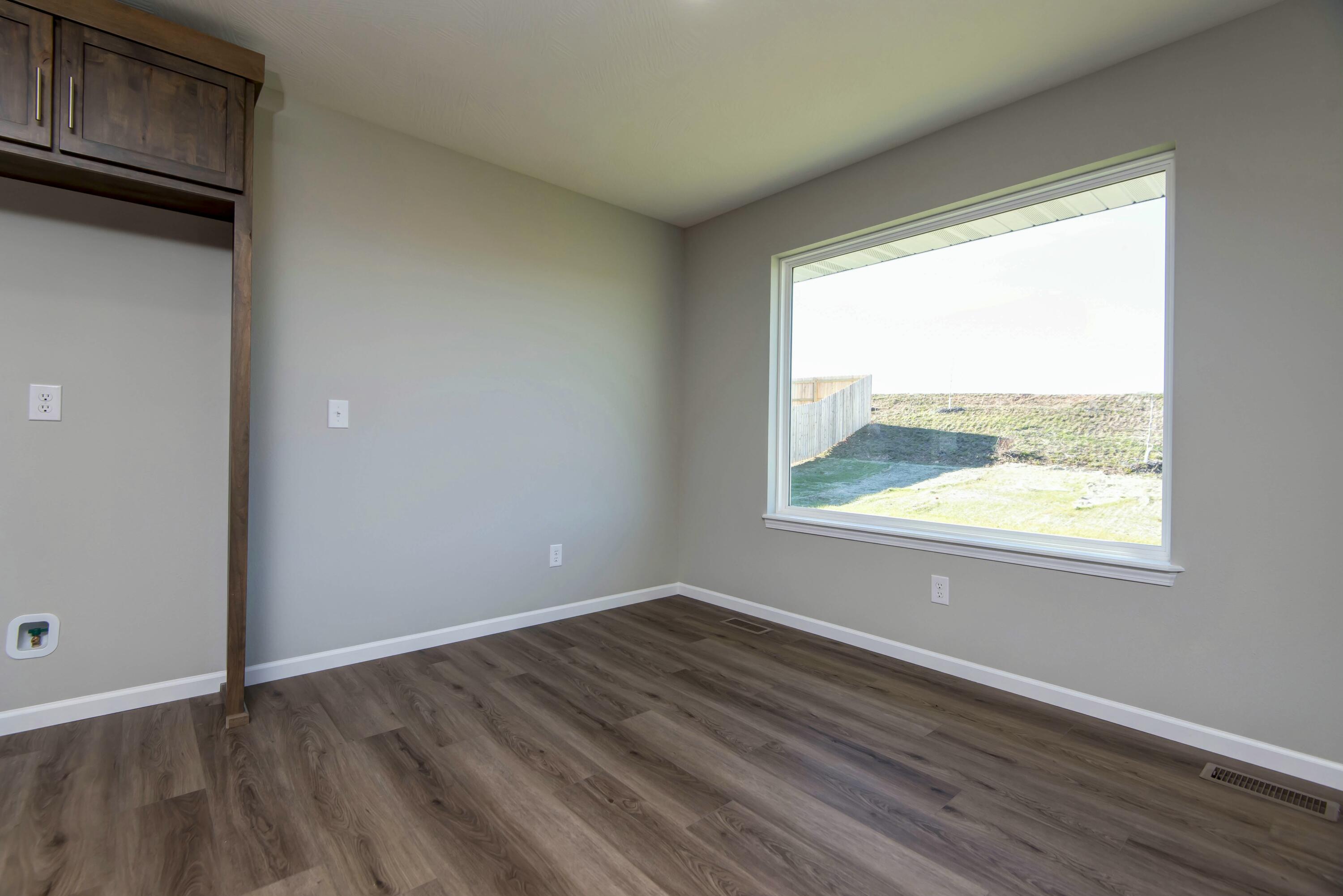 2011 South Edgewood Court Property Photo 12