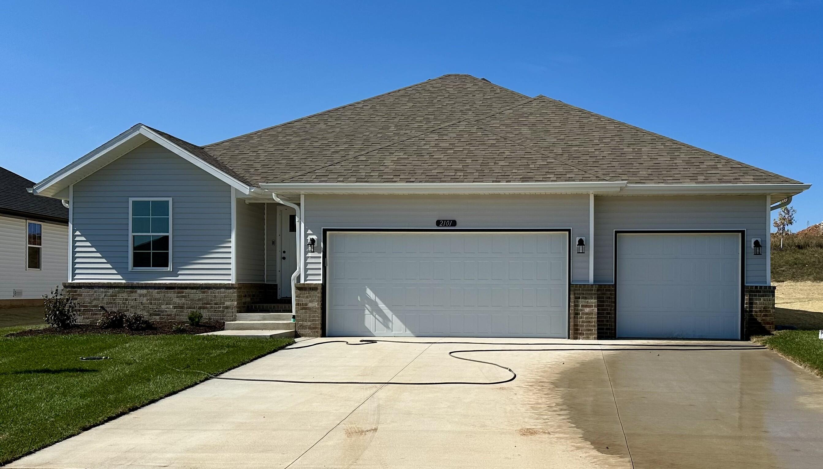 2101 South Edgewood Court Property Photo 1