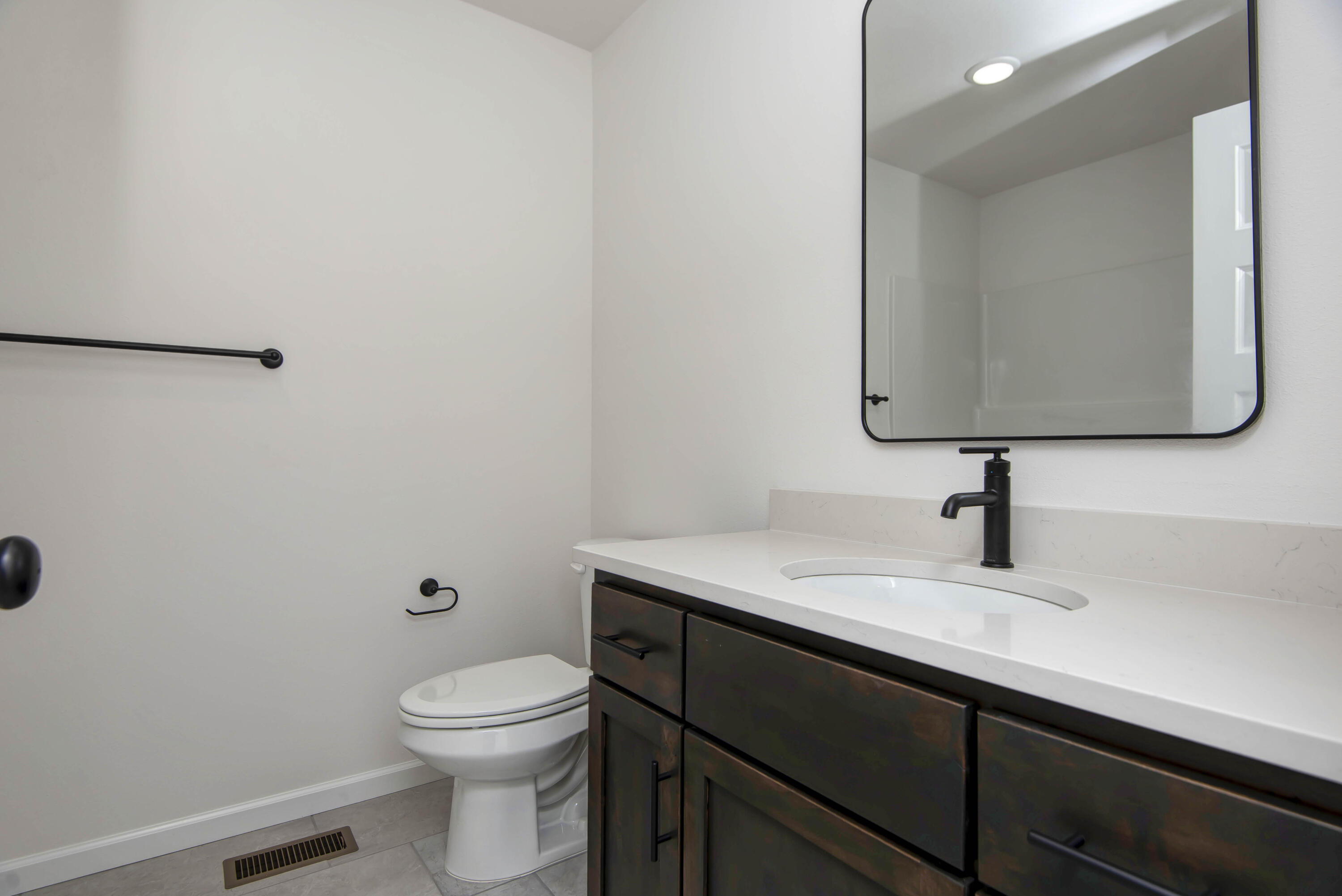 2101 South Edgewood Court Property Photo 7