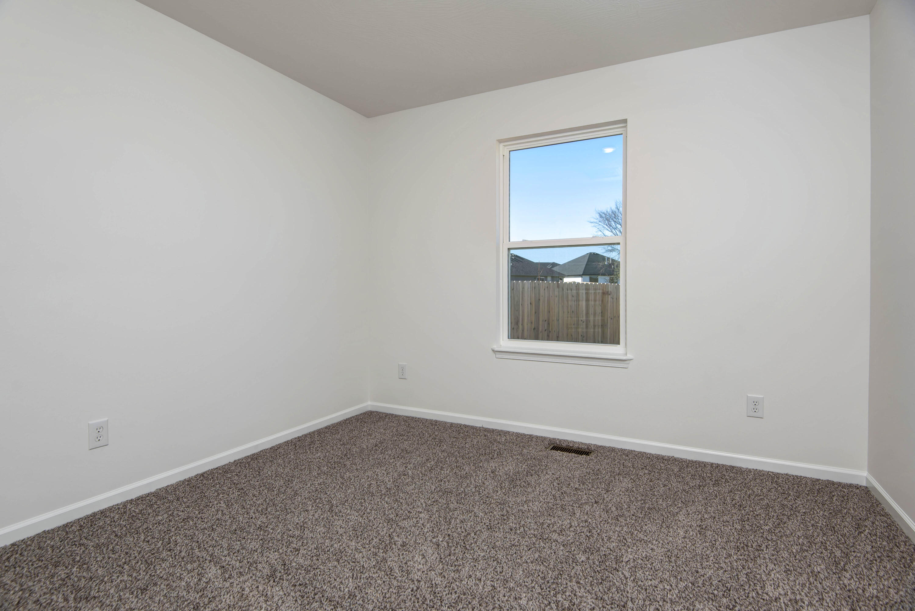 2101 South Edgewood Court Property Photo 9
