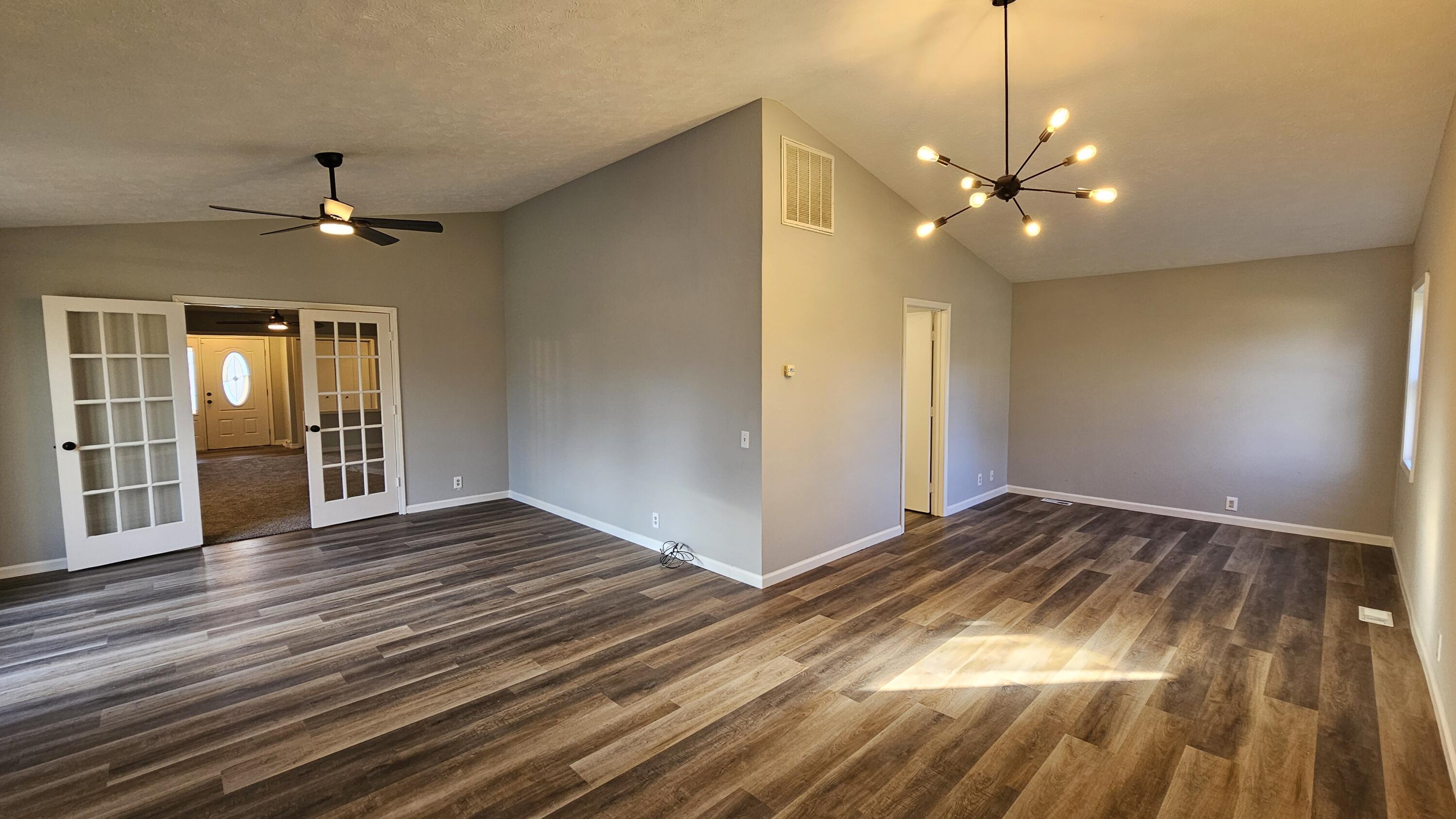 1200 North Hovis Street Property Photo 14