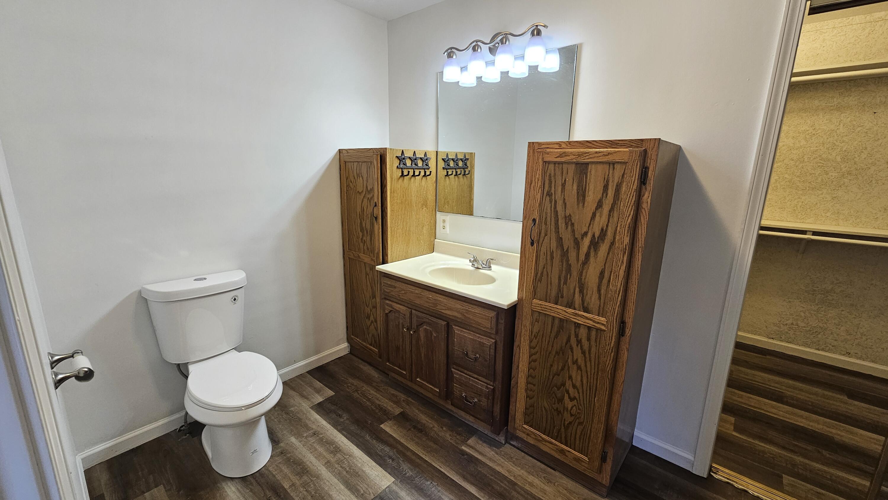 1200 North Hovis Street Property Photo 16