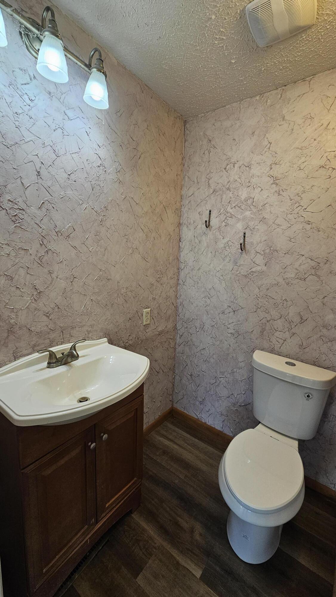 1200 North Hovis Street Property Photo 24
