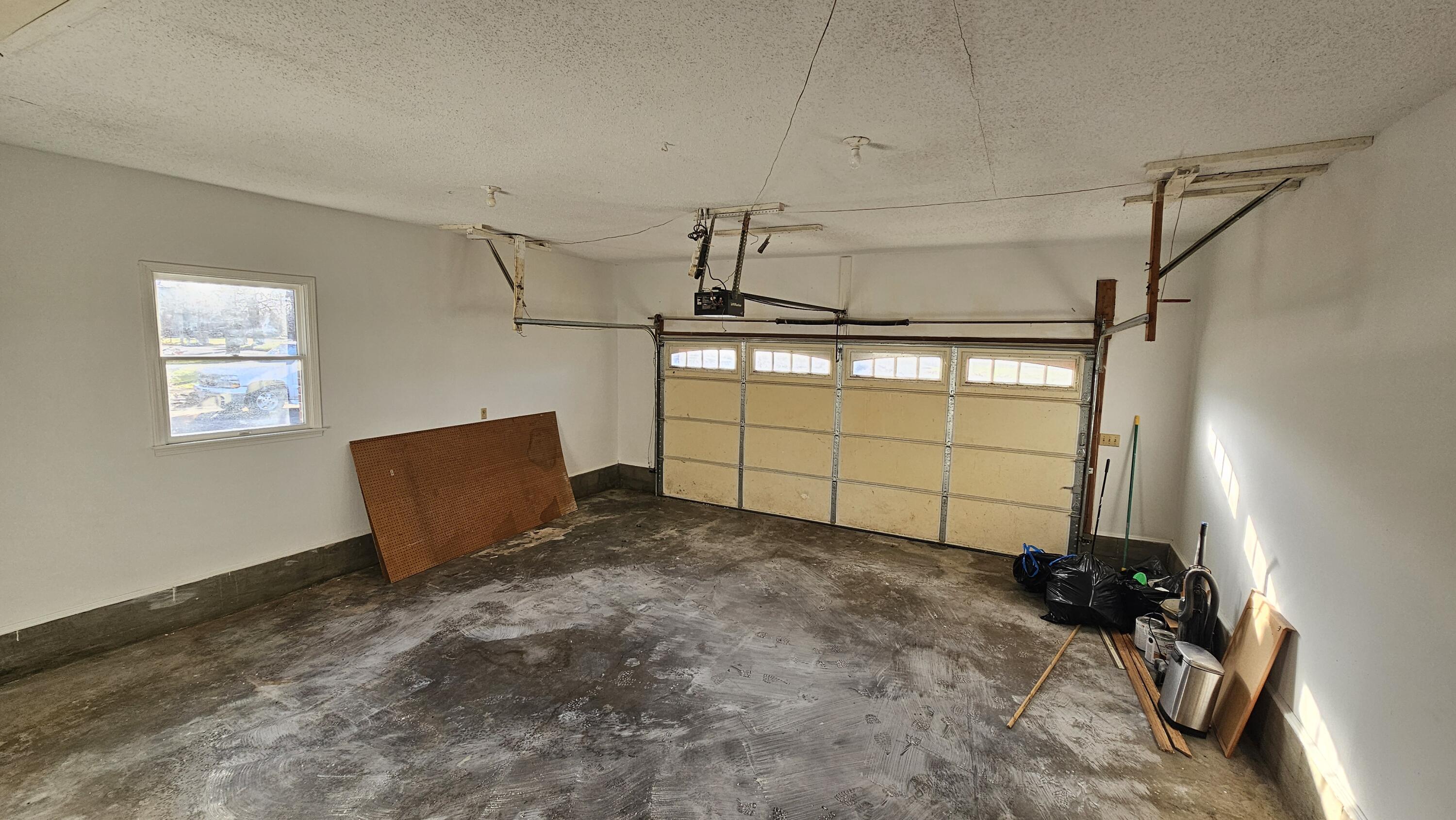 1200 North Hovis Street Property Photo 27