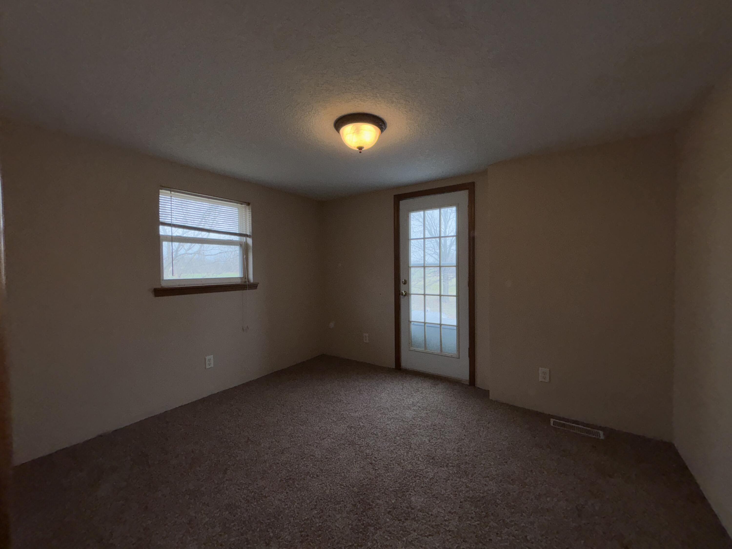 7607 Northeast 100th Street Property Photo 15