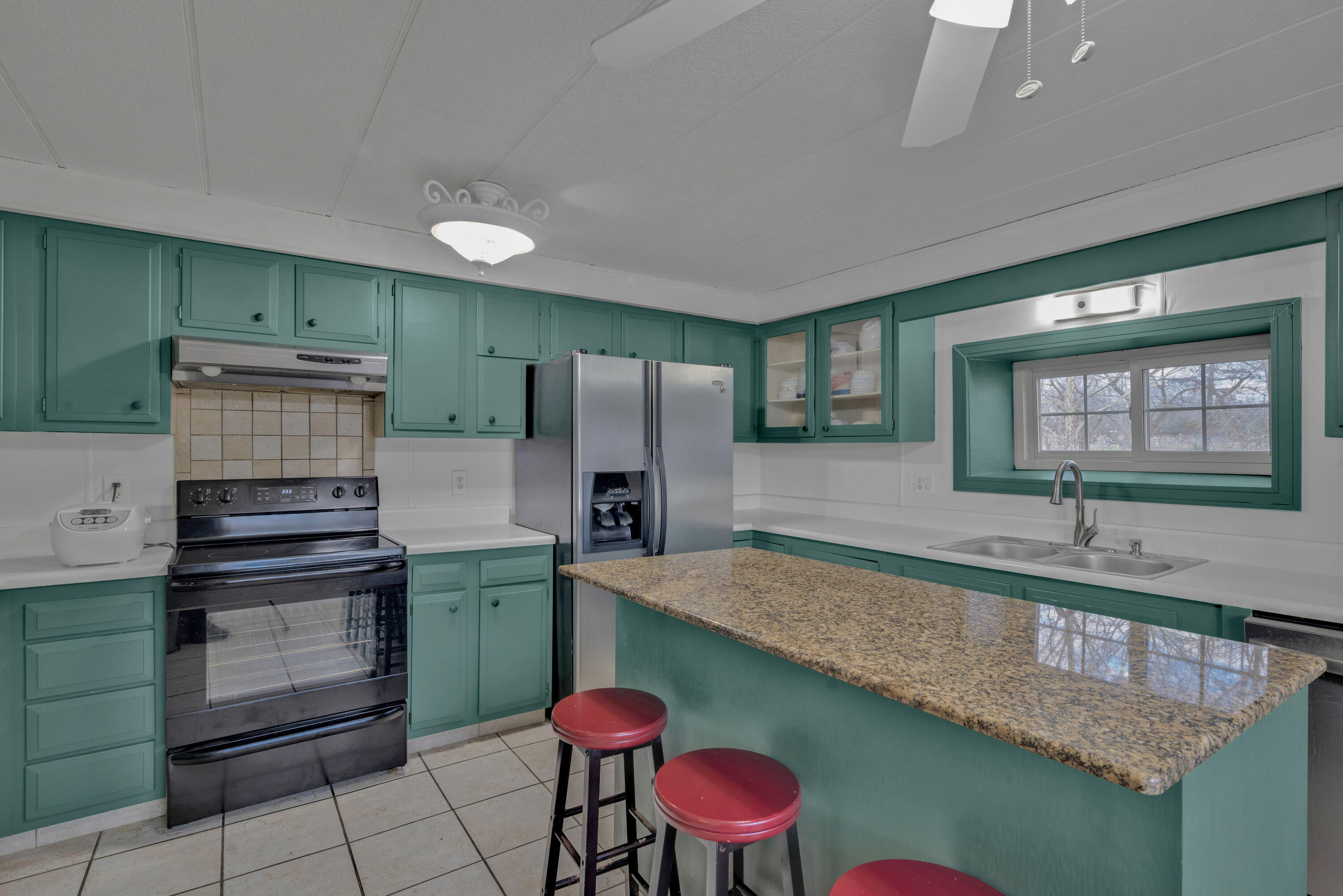 881 Lawhorn Road Property Photo 11