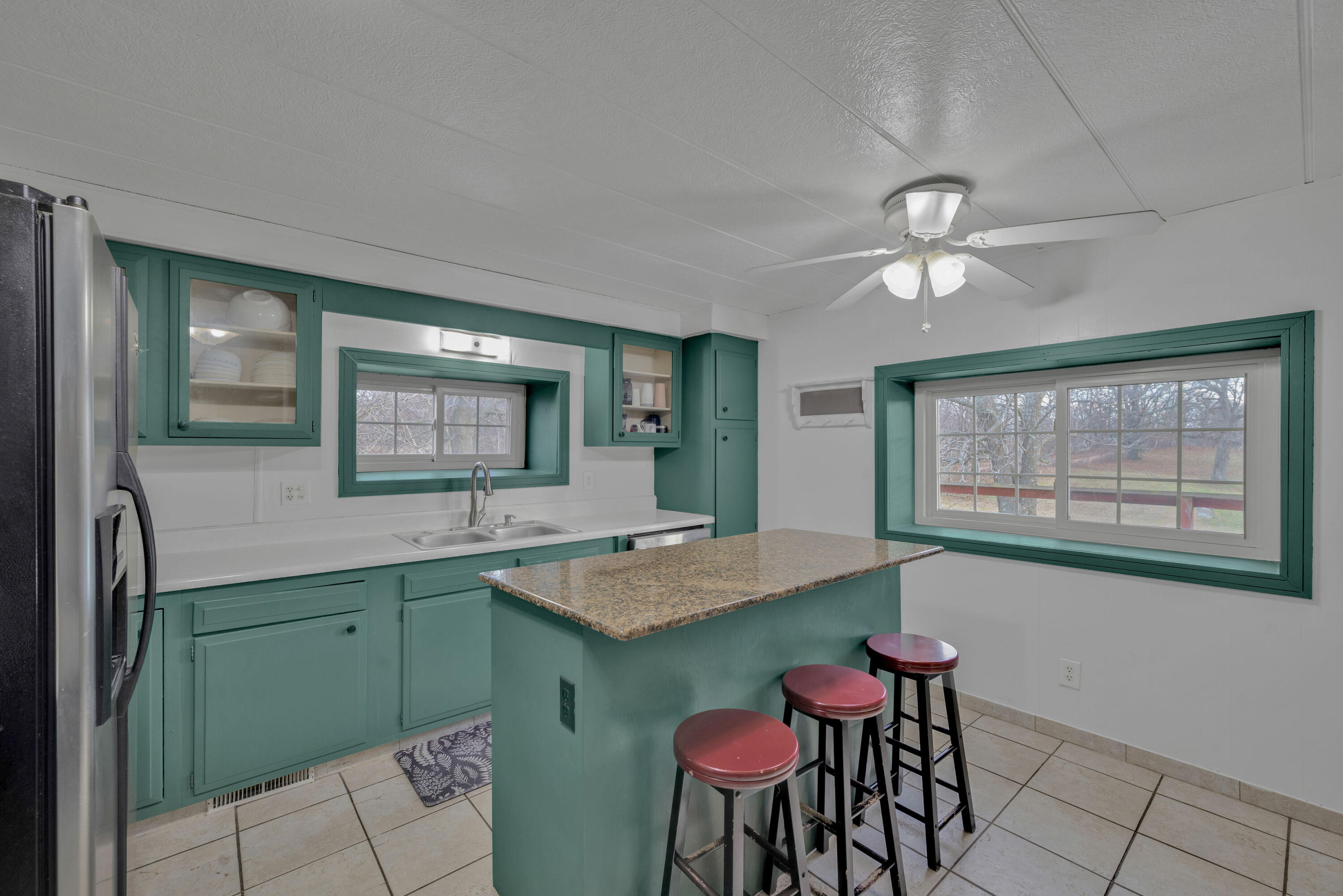 881 Lawhorn Road Property Photo 14