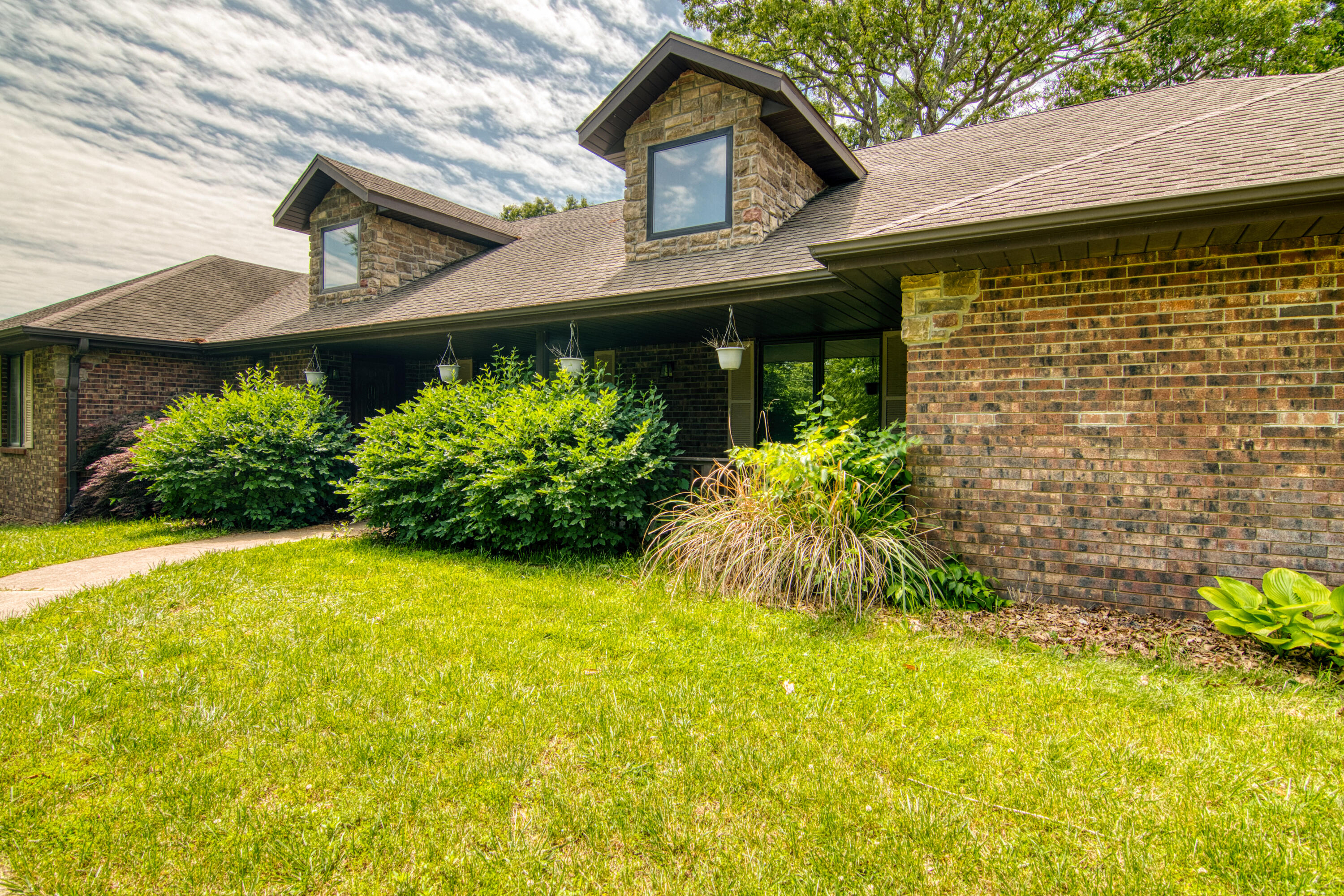 1012 West Monarch Drive Property Photo 3