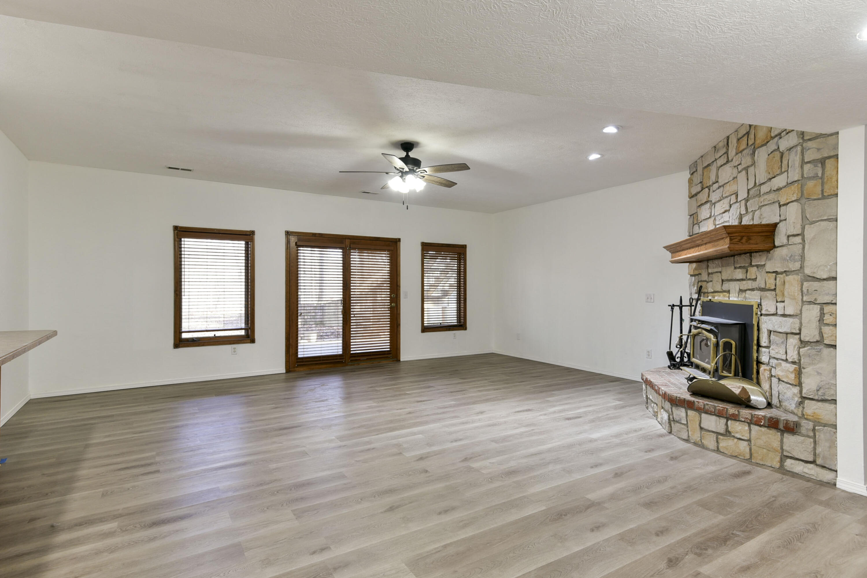 614 State Highway U Property Photo 31