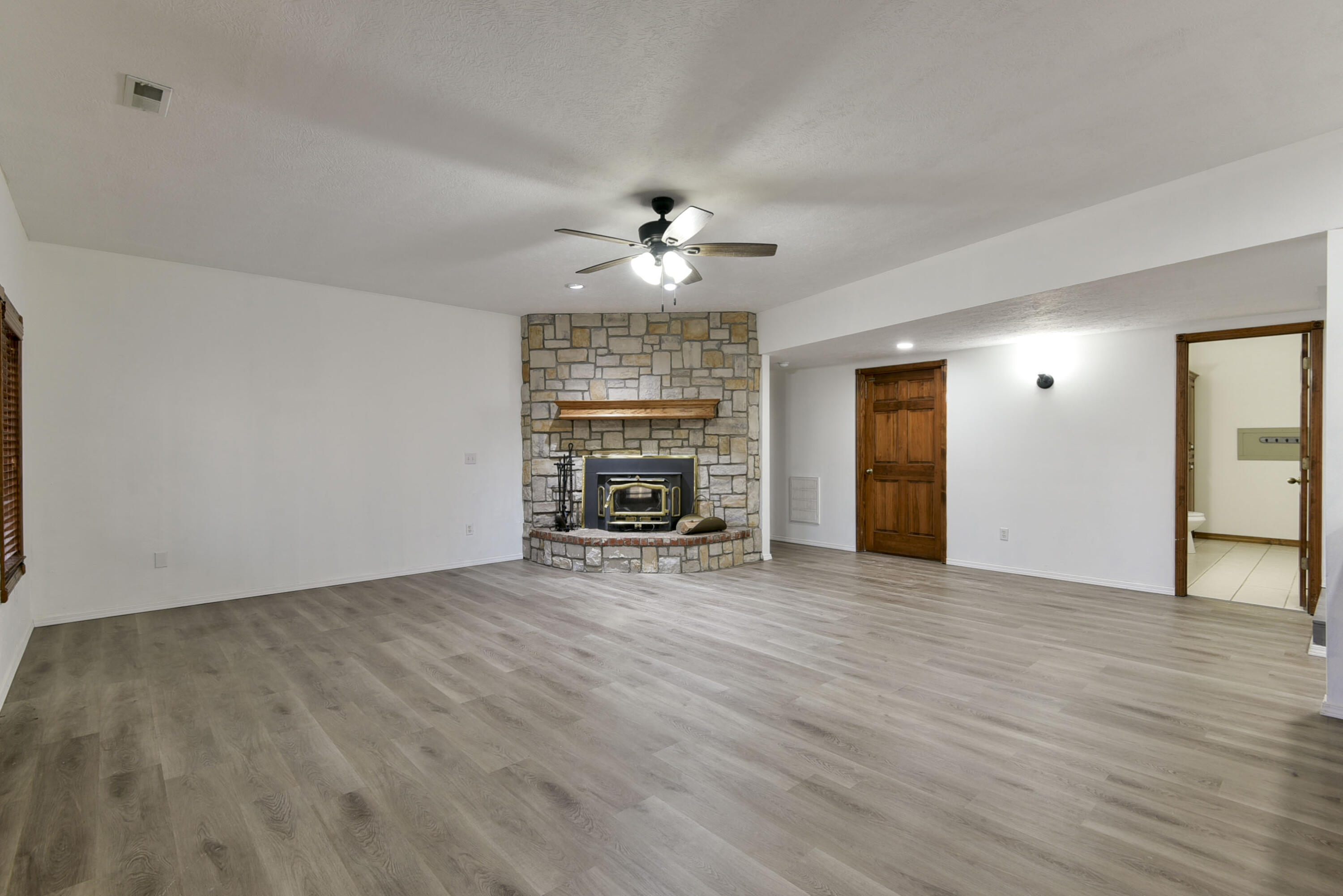 614 State Highway U Property Photo 32