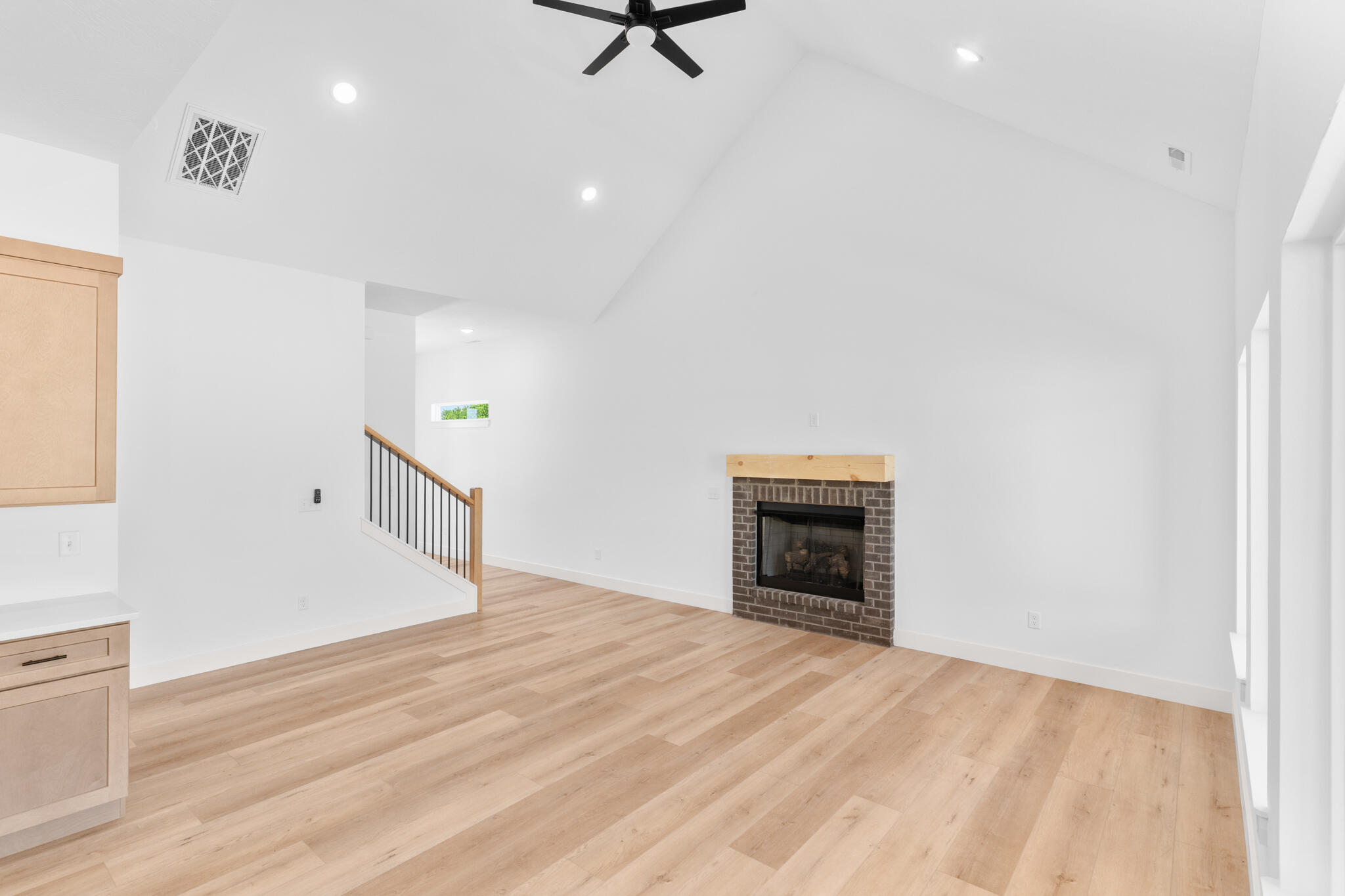 2051 East Will St. Property Photo 7