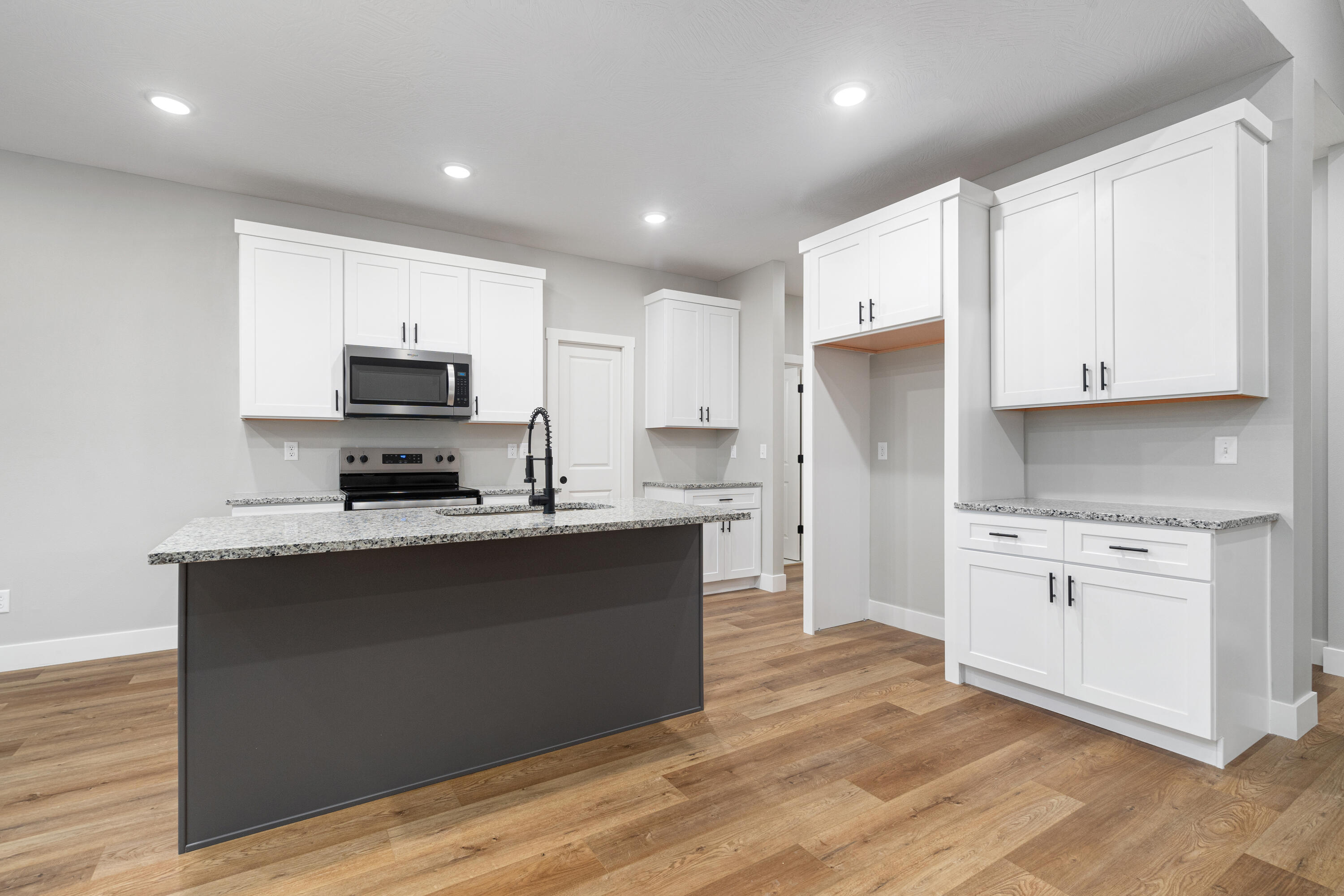 2051 East Will St. Property Photo 11