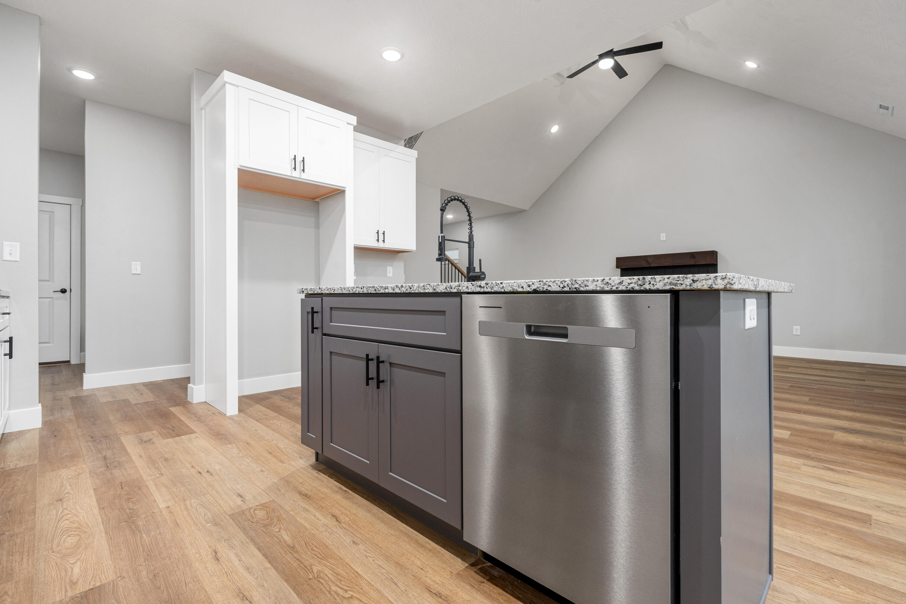 2051 East Will St. Property Photo 14