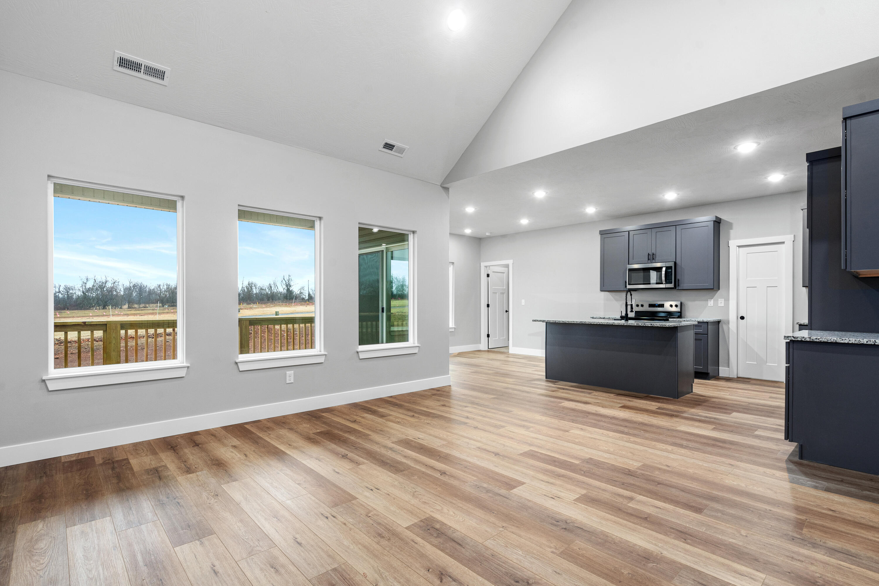 2129 East Will Street Property Photo 10
