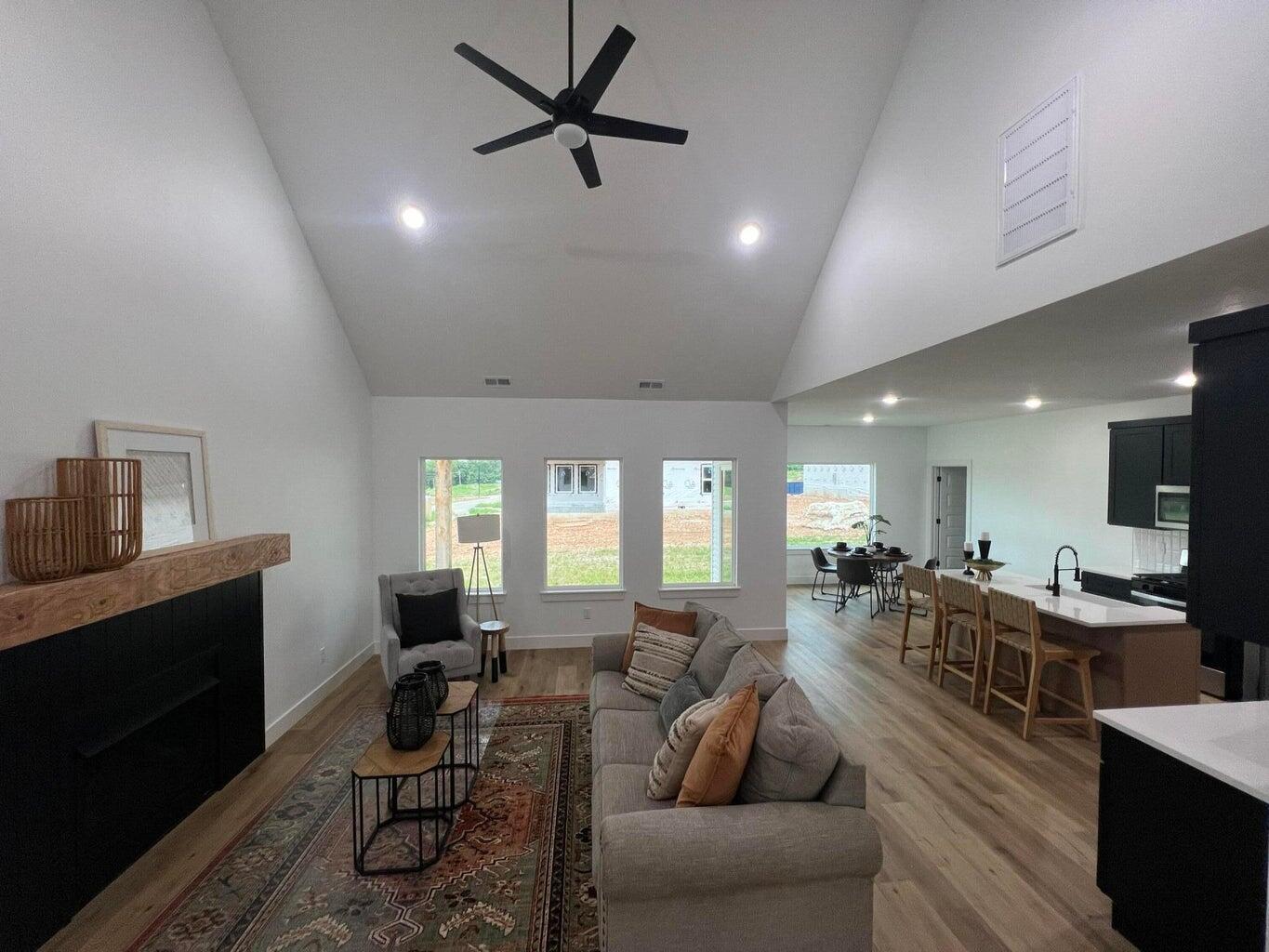 2190 East Will Street Property Photo 4