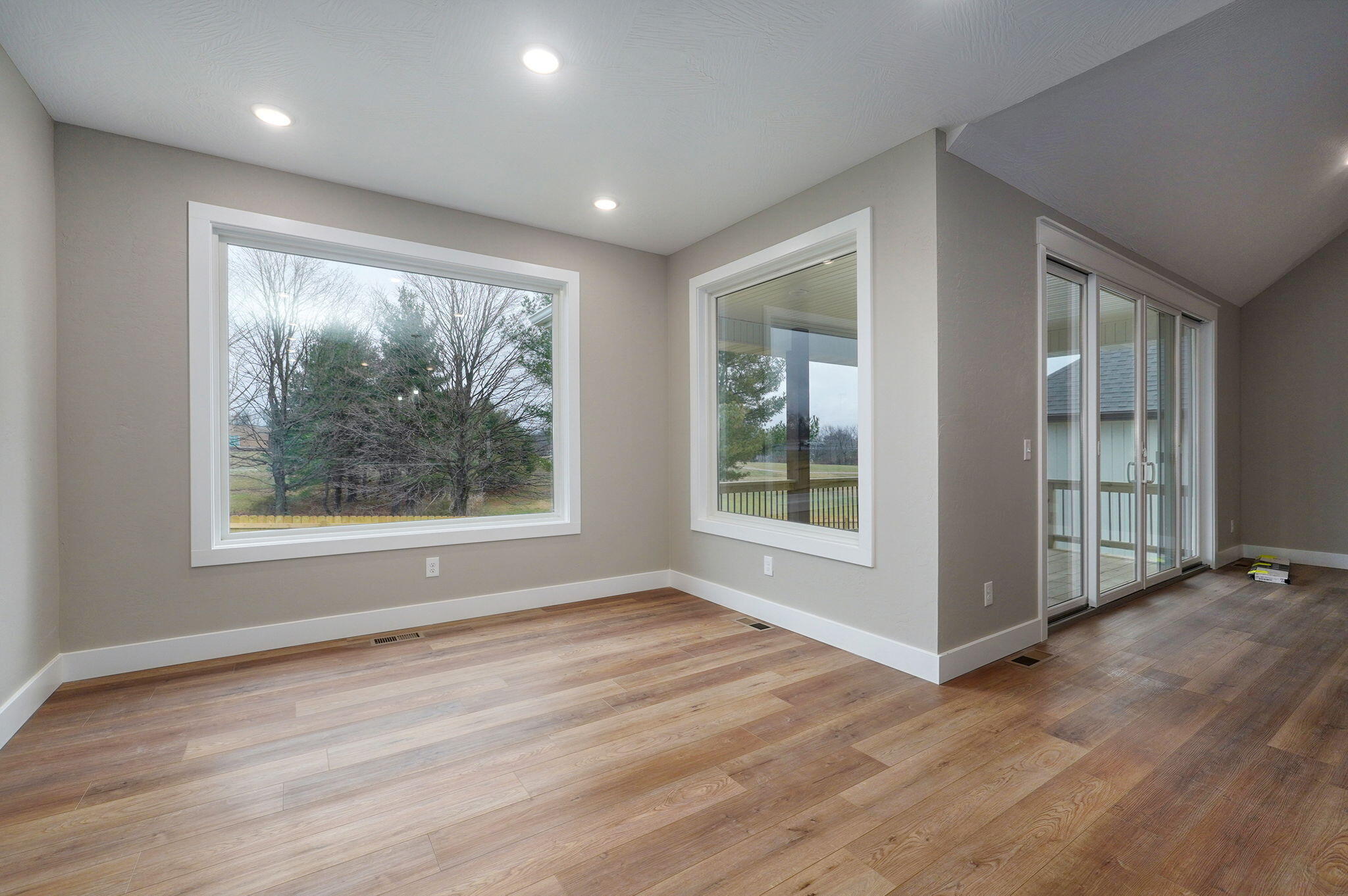 3025 West Edward Street Property Photo 13