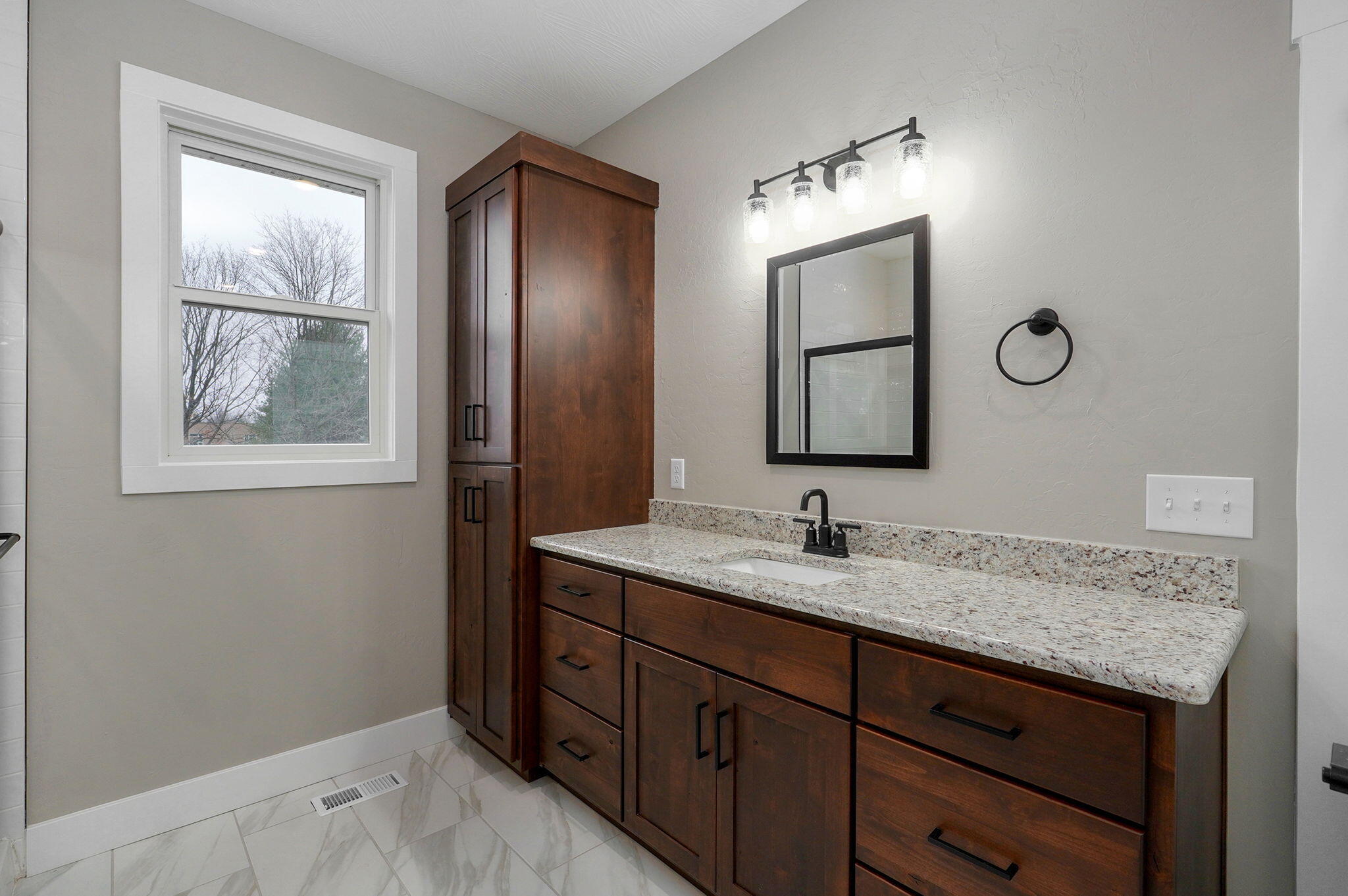 3025 West Edward Street Property Photo 20