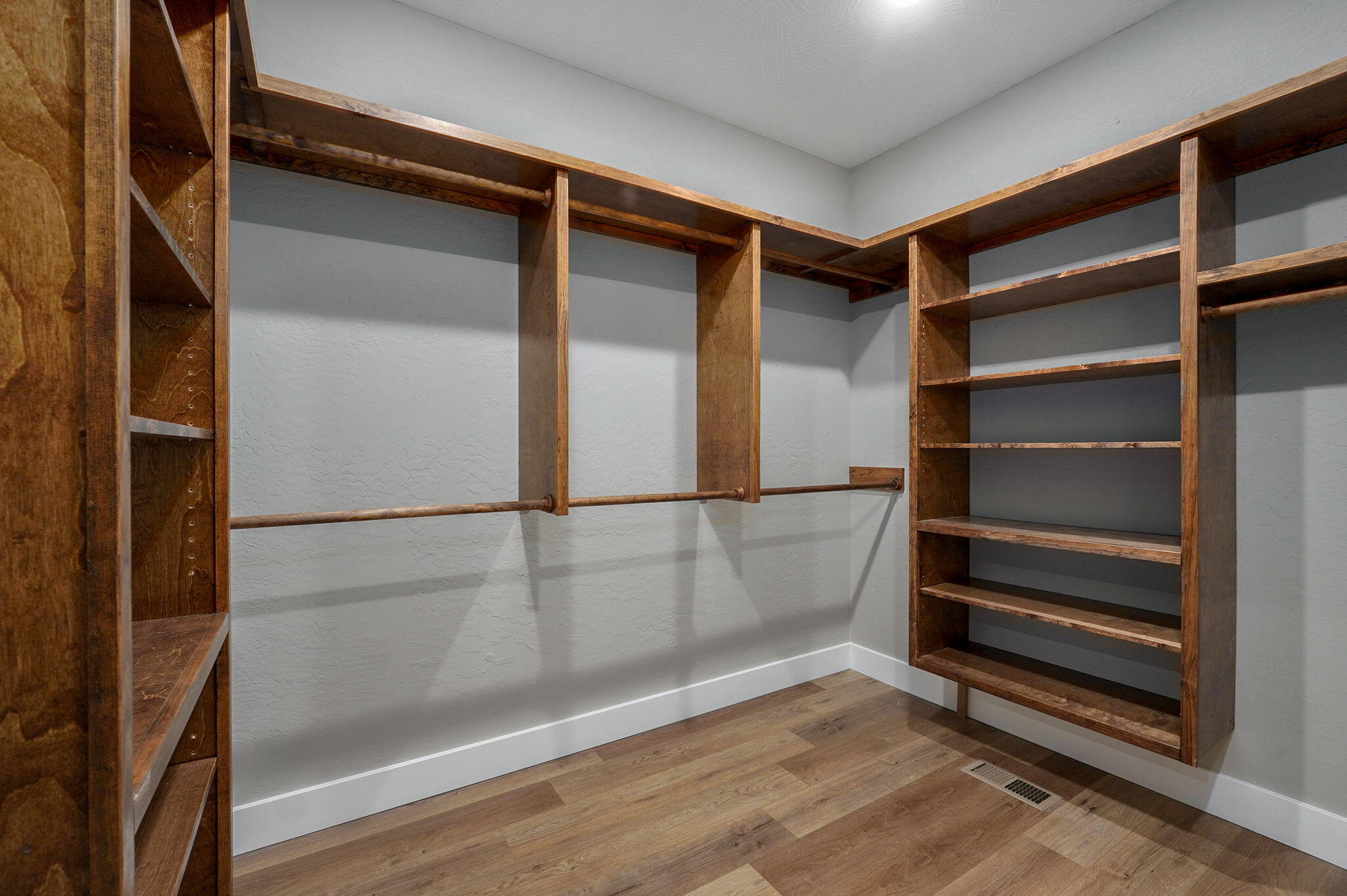3025 West Edward Street Property Photo 22