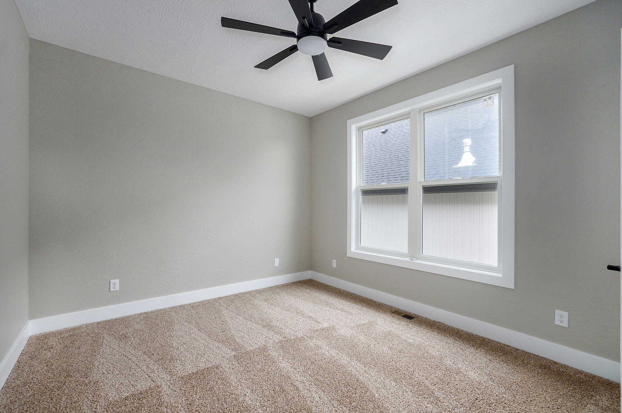 3025 West Edward Street Property Photo 27