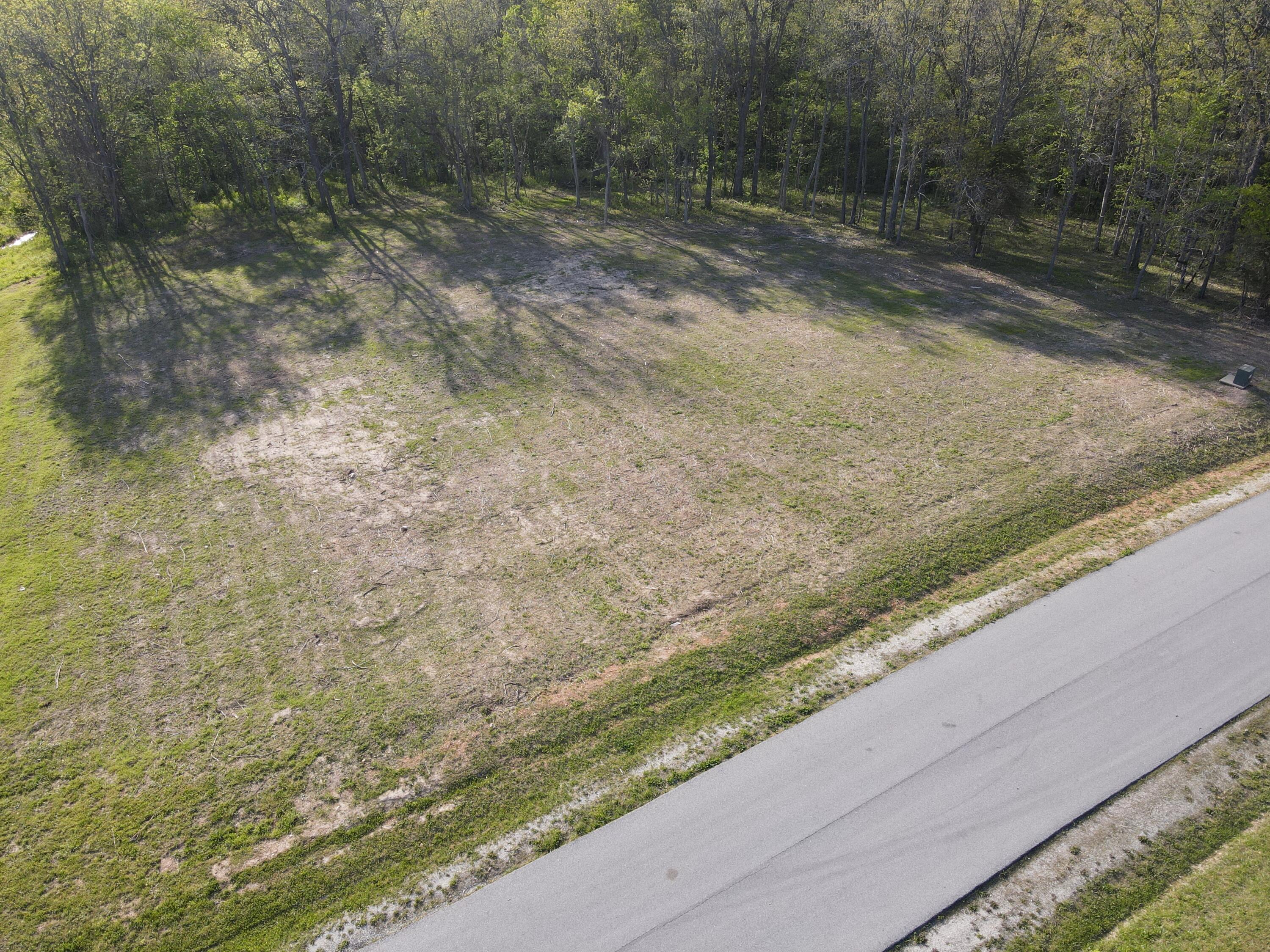 000 Estate Drive Property Photo 3