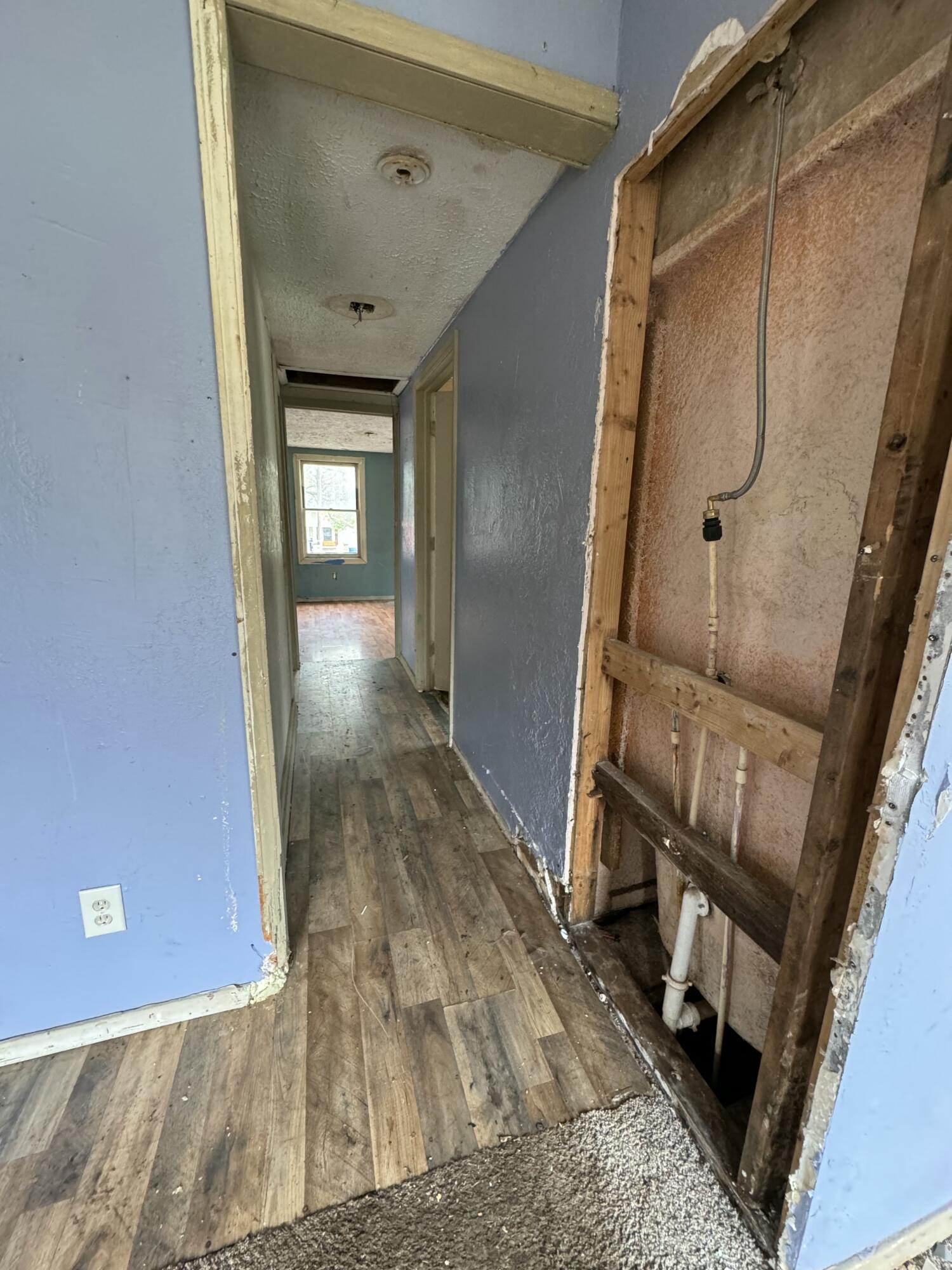 910 South Newton Avenue Property Photo 2