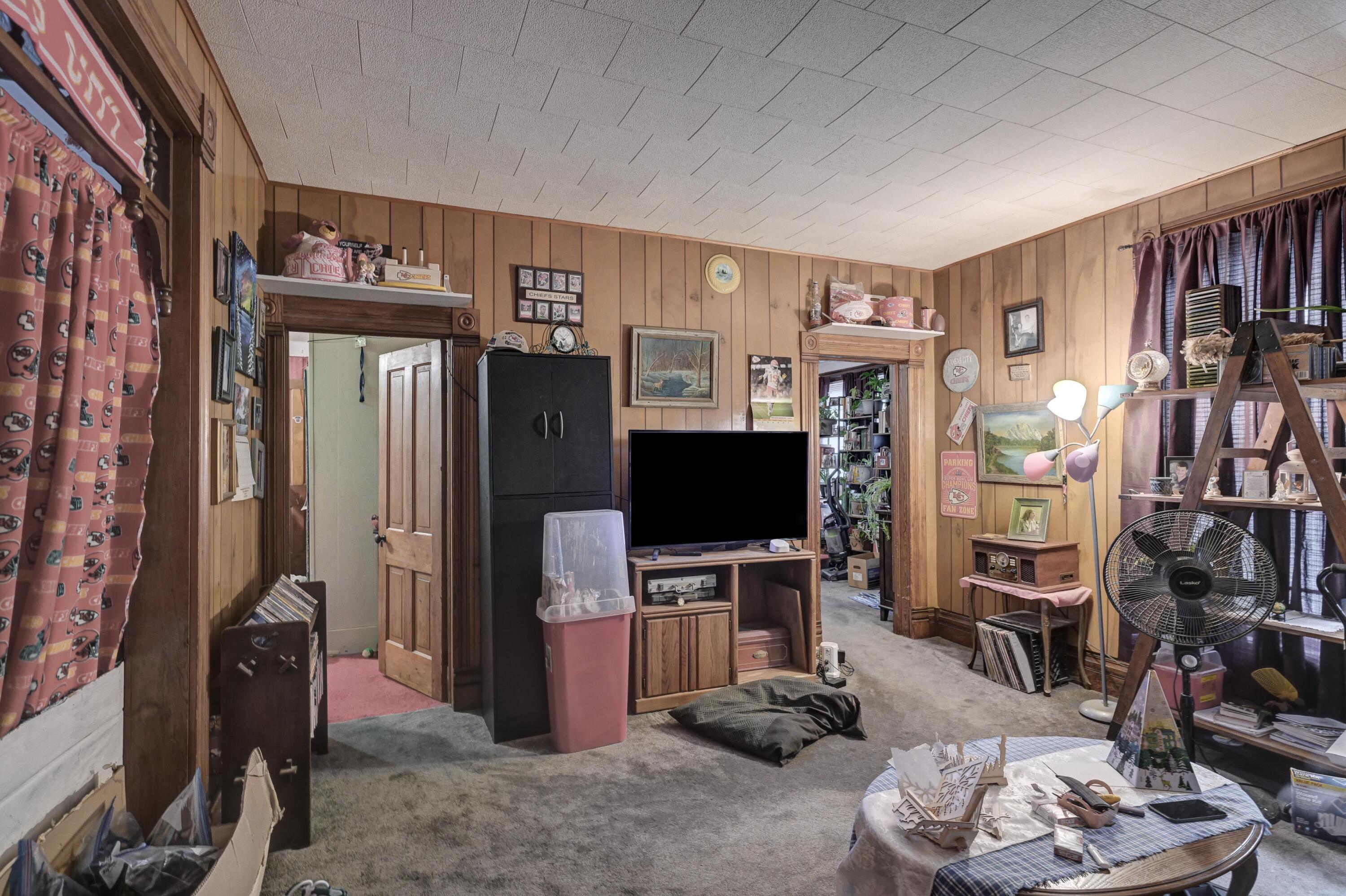 809 Tilden Avenue Property Photo 4
