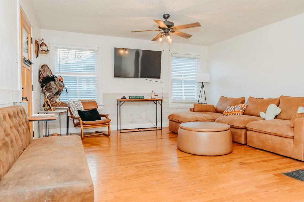 35 Green Acres Drive Property Photo 6
